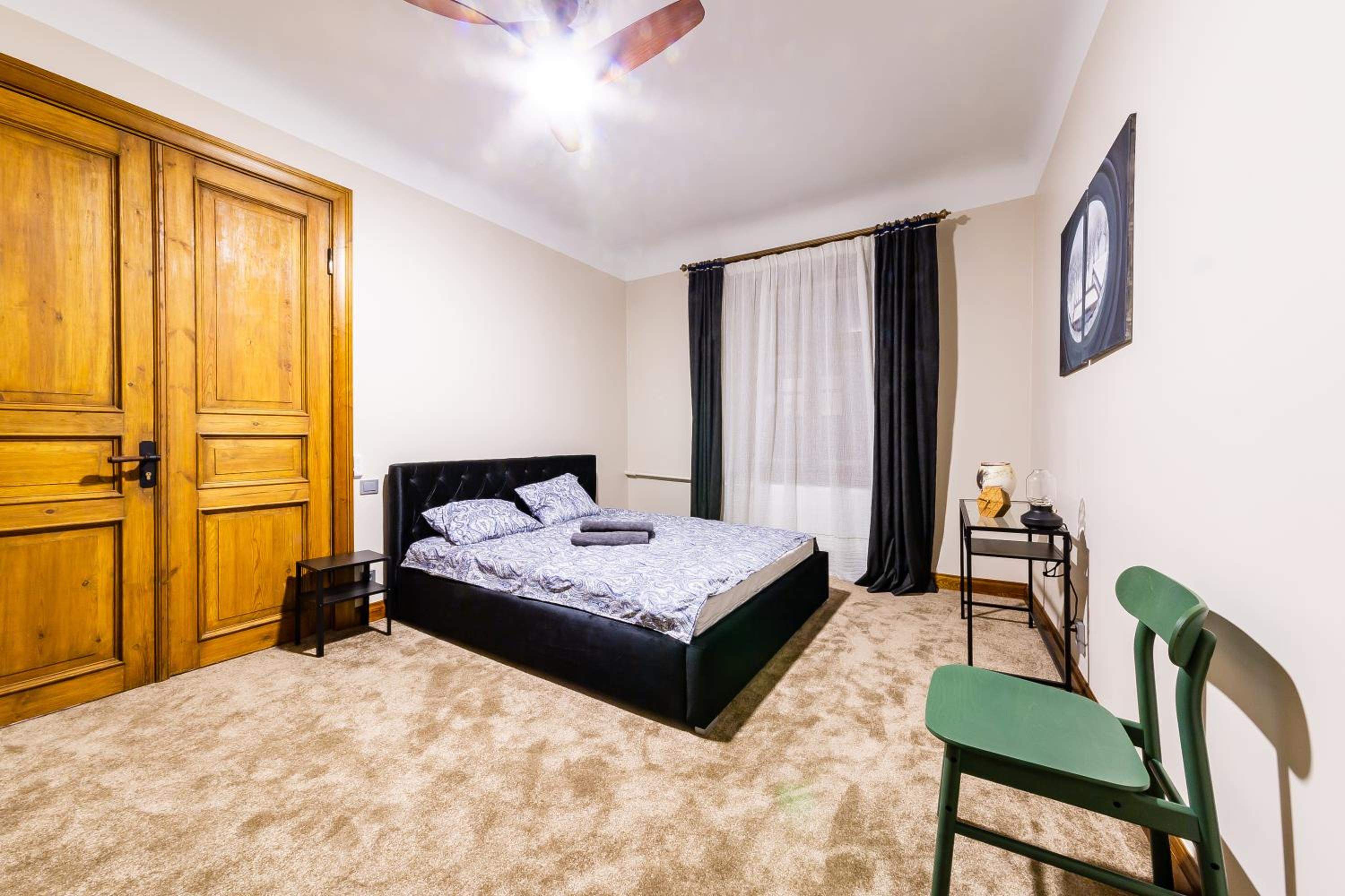Gourmet Storie's AP 68sqm Renovated Free parking view 5