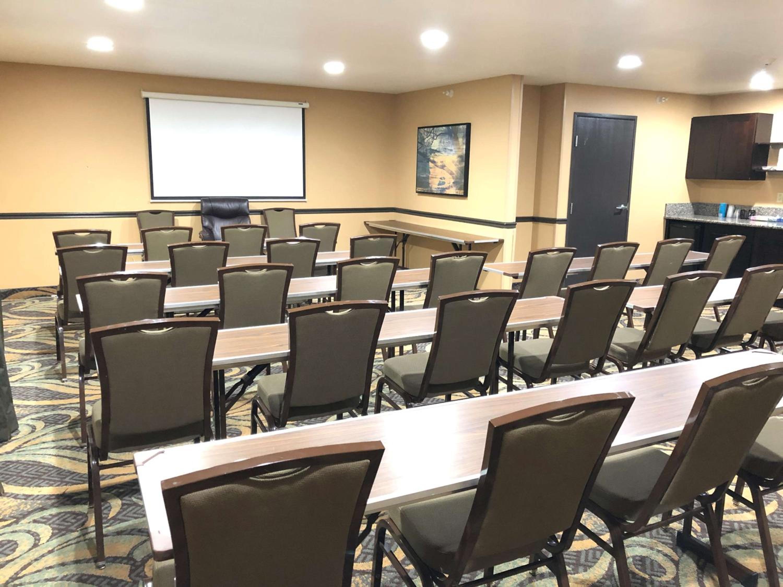 Coldwater Vacations - Best Western Plus Coldwater Hotel - Property Image 29