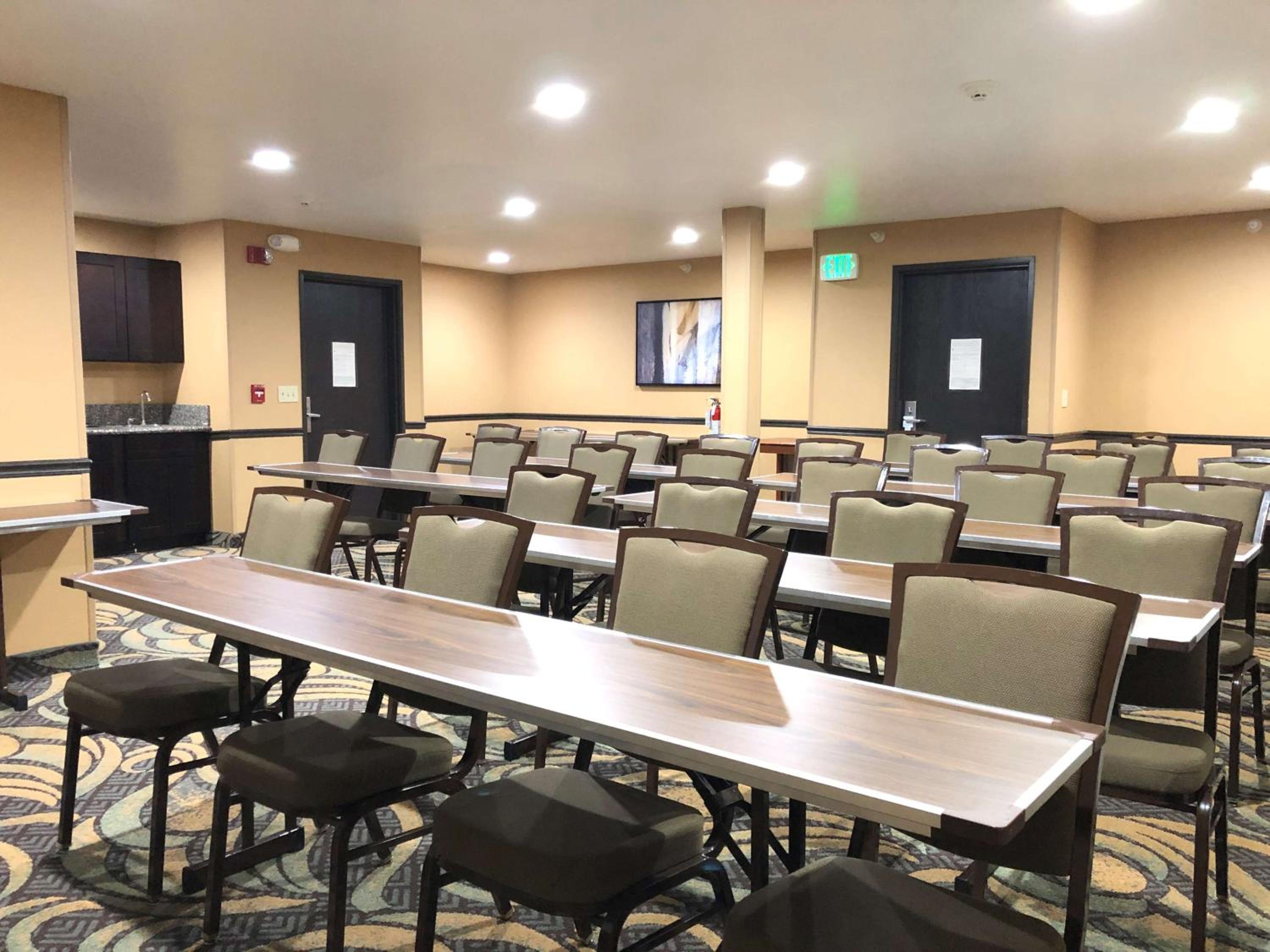 Coldwater Vacations - Best Western Plus Coldwater Hotel - Property Image 8