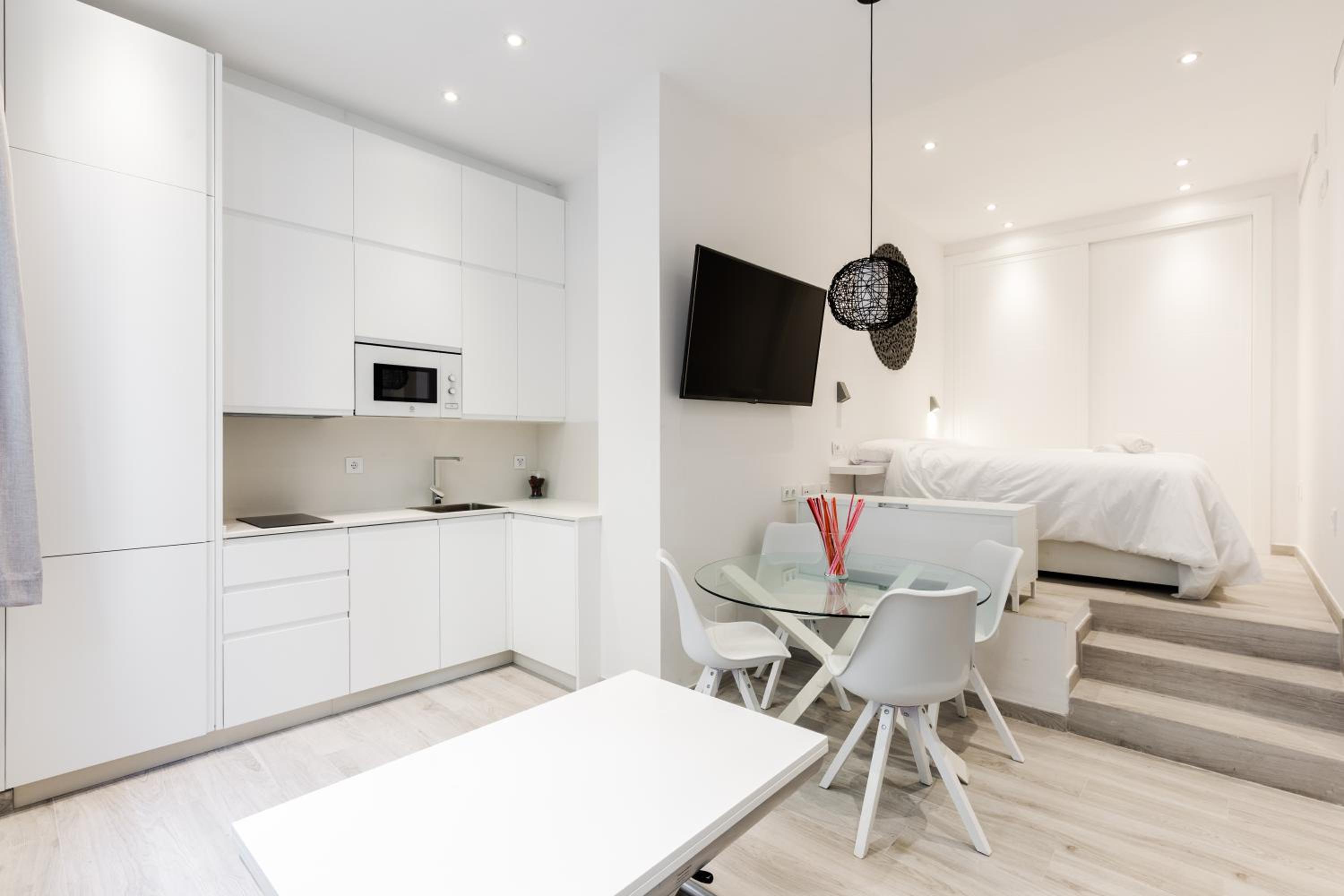 Modern and bright studio - Malaga Center photo 4