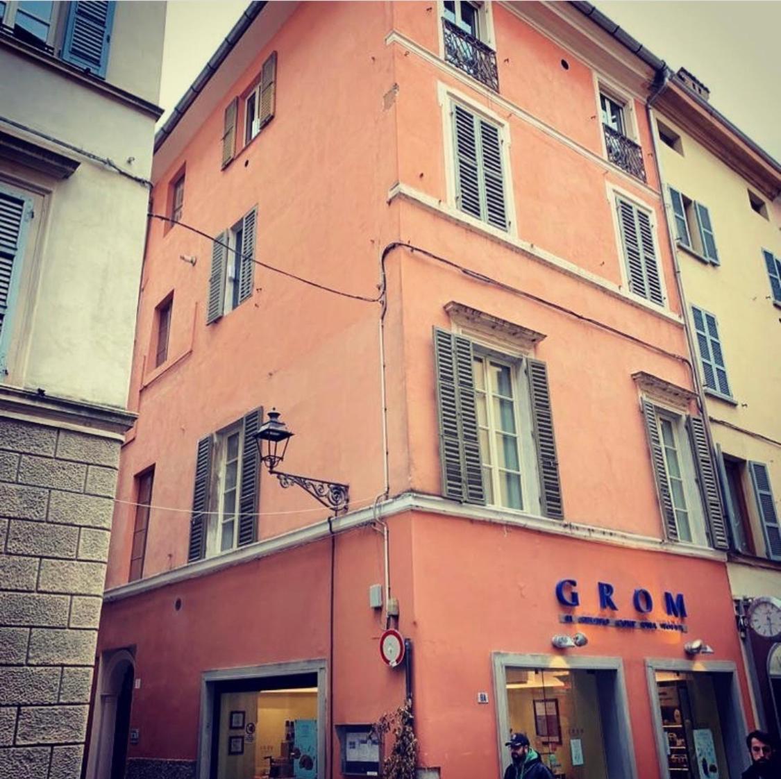 Hotel Salina Luxury Suites - Image 1