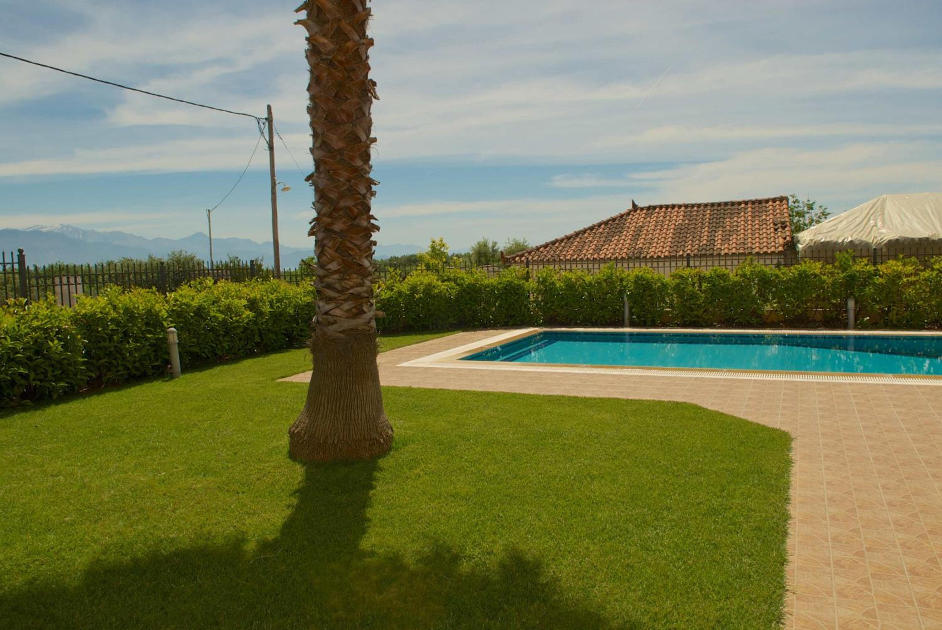 Luxury villa with a swimming pool in Lefkochoara, Messinias view 3
