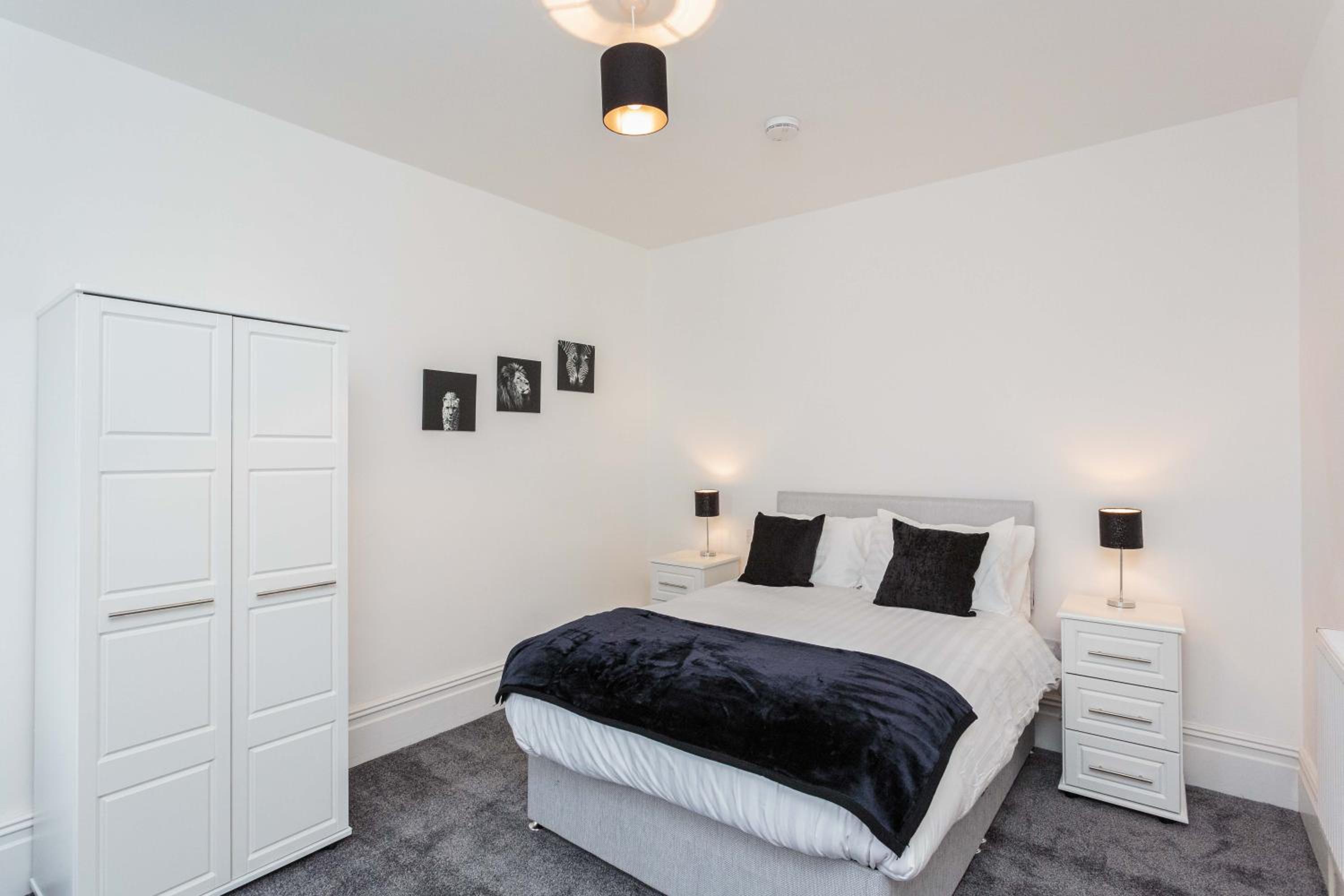 Cherry Property - Berry Apartments view 5