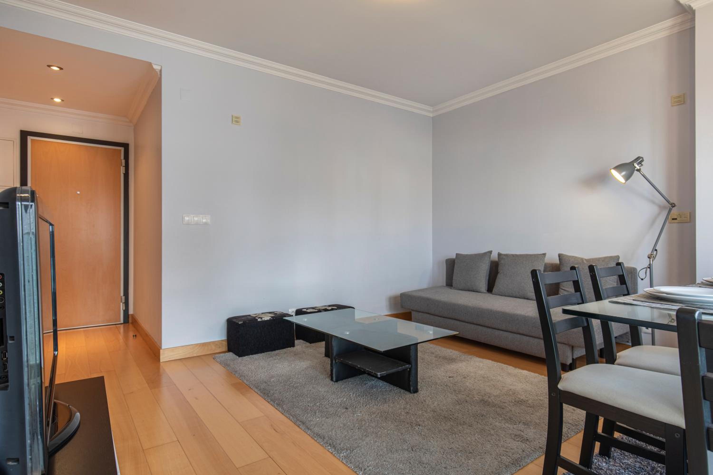 LovelyStay - Modern apartment in Anjos view 5