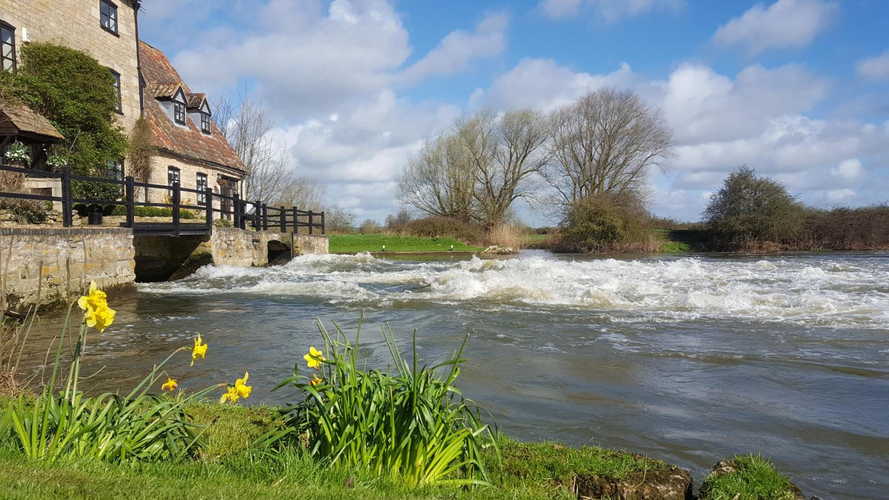 River Nene Cottages