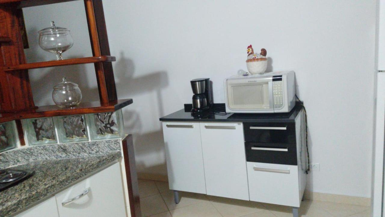 Casa Gomes com 3 suítes e ar-condicionado até 12 pessoas em Ubatuba Itaguá