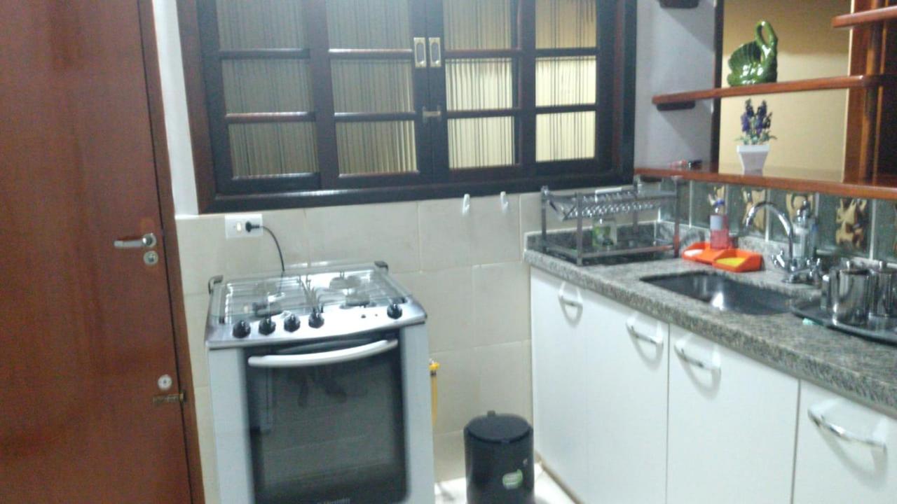 Casa Gomes com 3 suítes e ar-condicionado até 12 pessoas em Ubatuba Itaguá