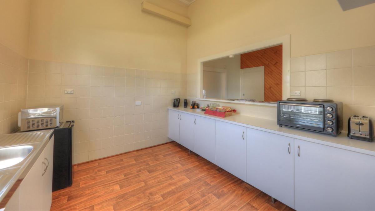 Village Stays Coldstream Gallery Apartment view 4
