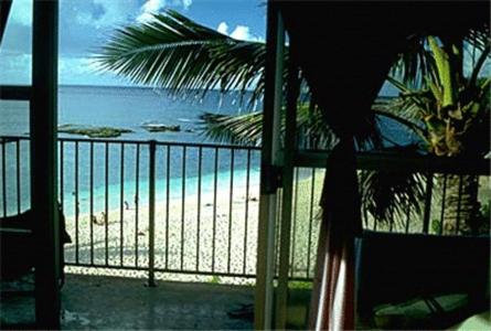 Backpackers Vacation Inn and Plantation Village