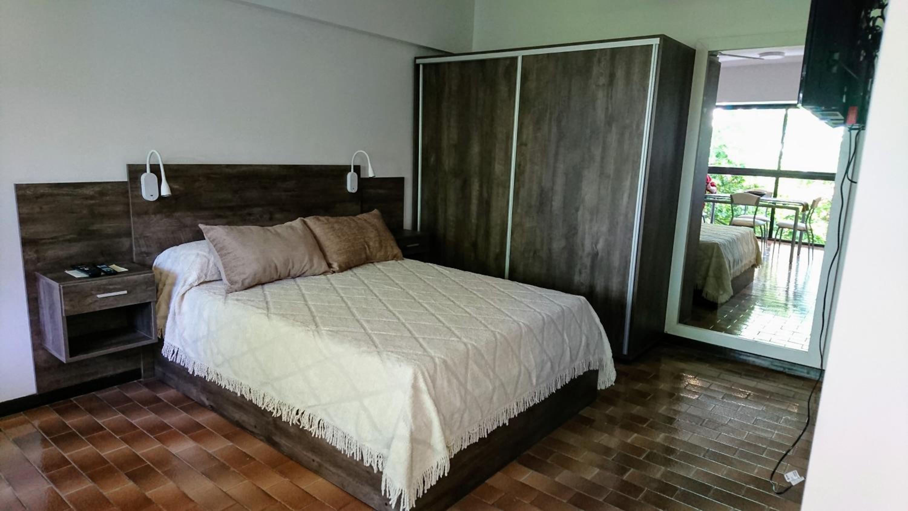 Luminoso Ambiente, con cochera en lo mejor de La Perla