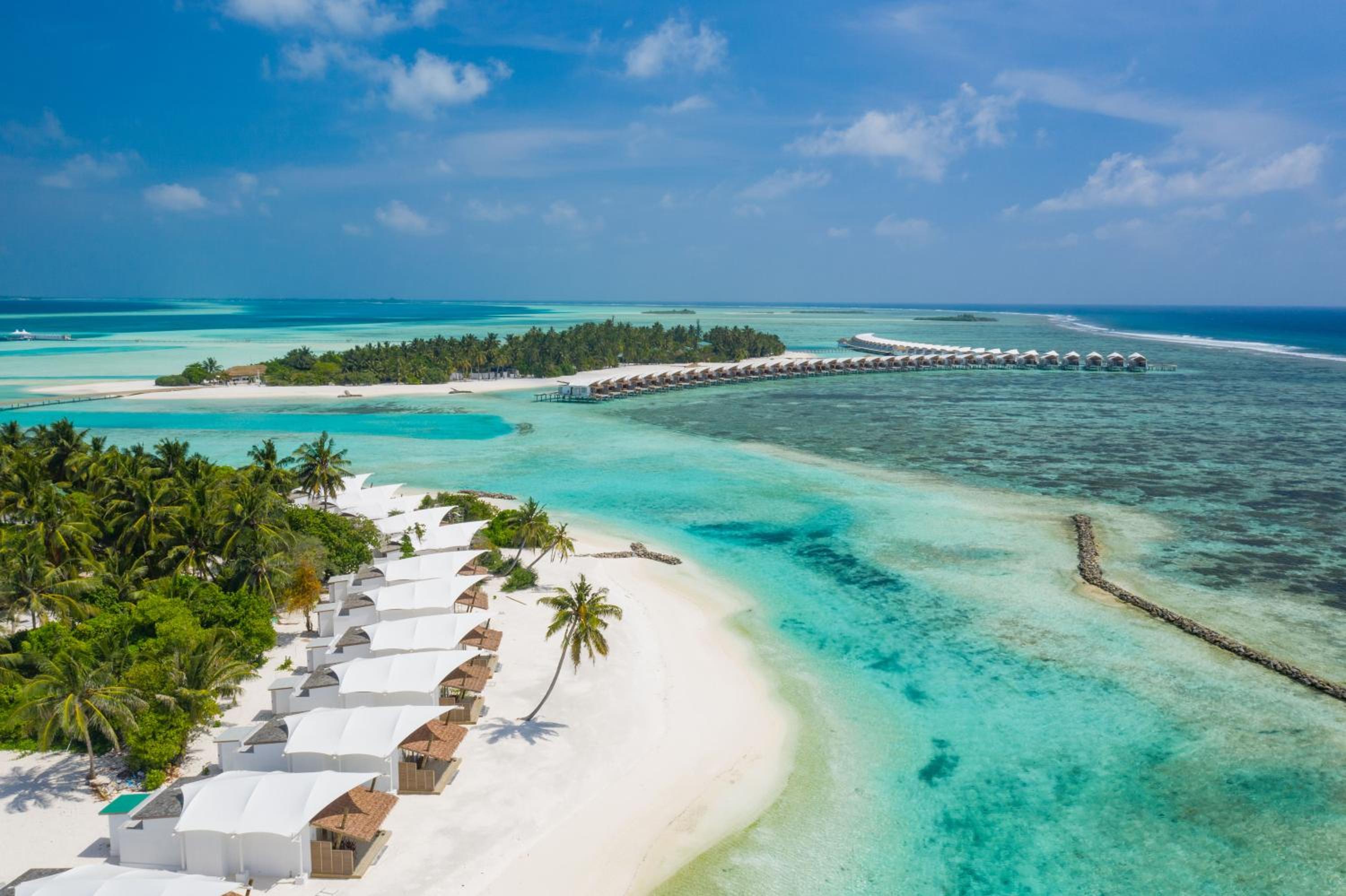 Hotel Cinnamon Hakuraa Huraa Maldives - All Inclusive - Image 1