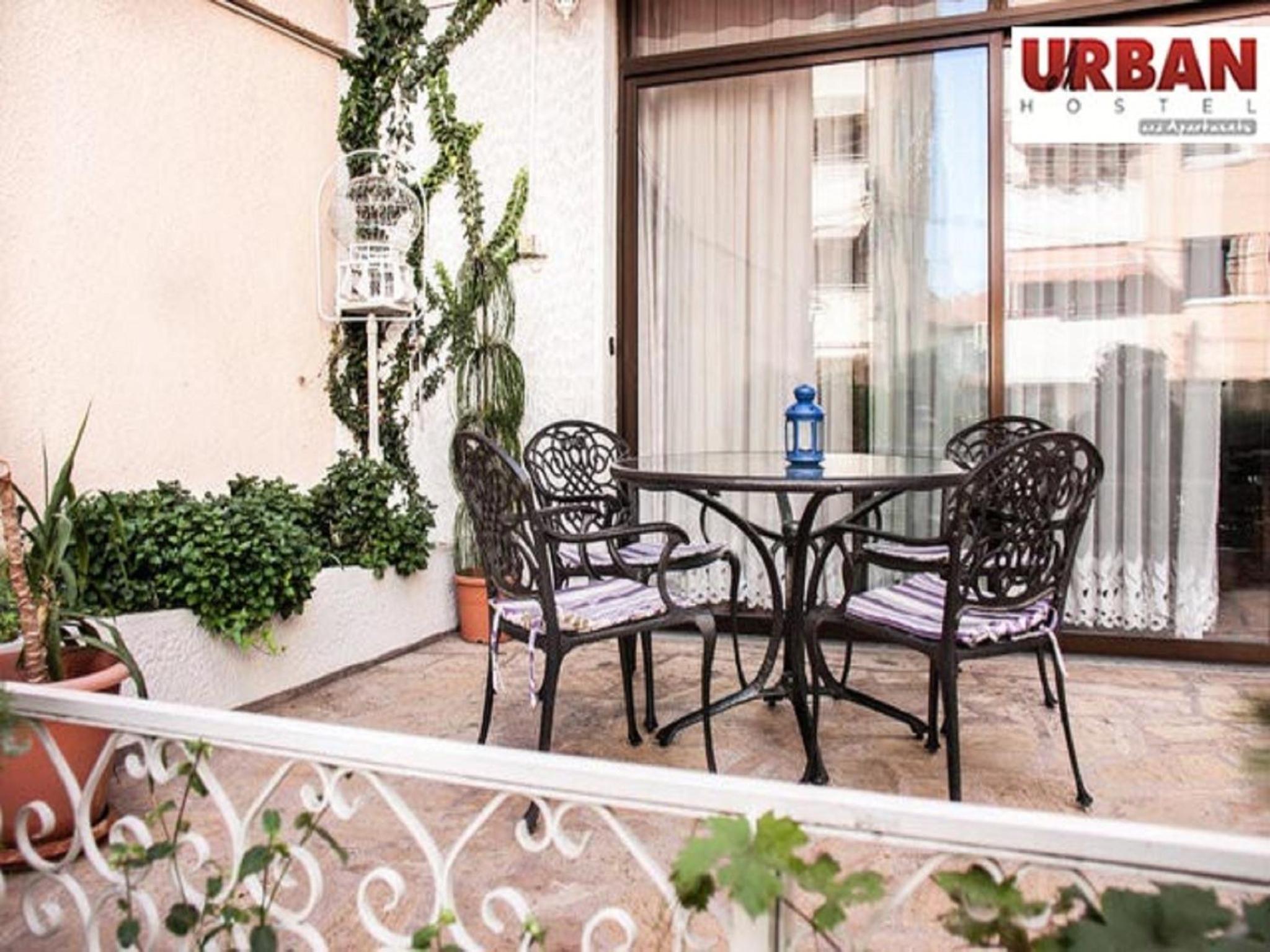 Urban Hostel & Apartments