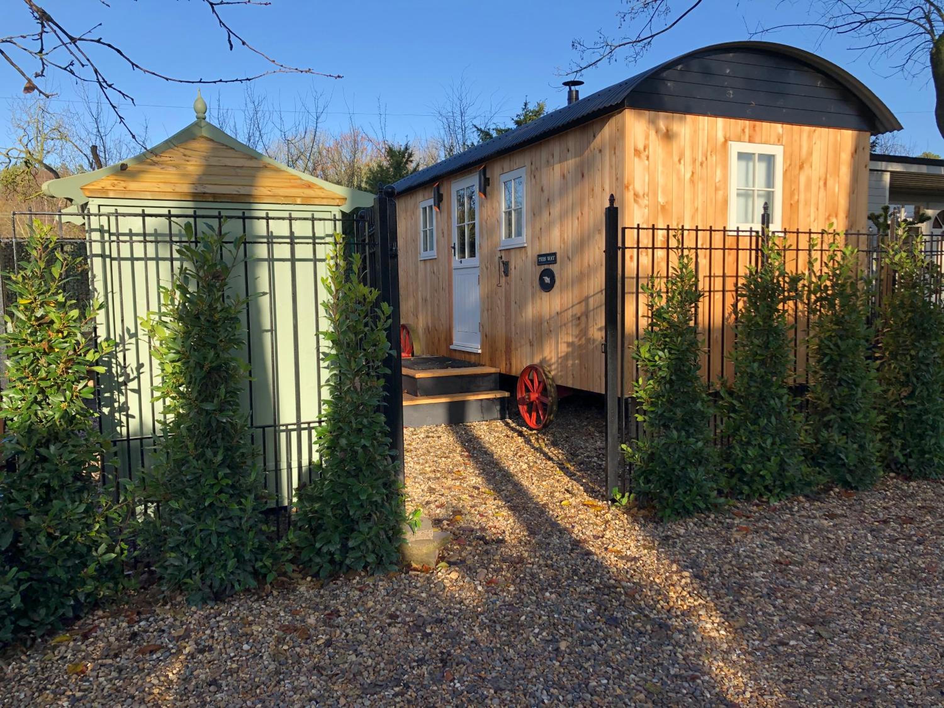 Piano Forte - a delightful rural shepherd hut & hot tub available ! view 5