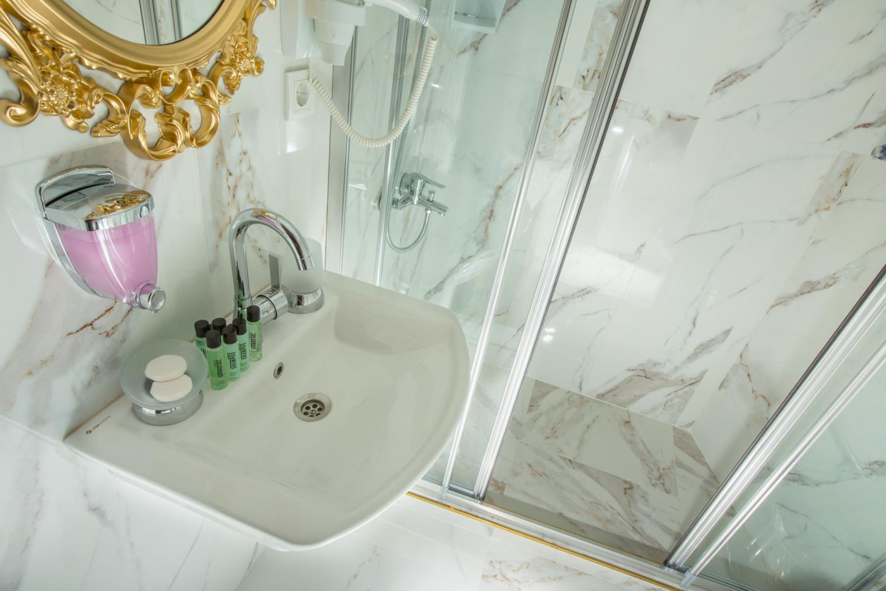 Atlantis Royal Otel - Image 22