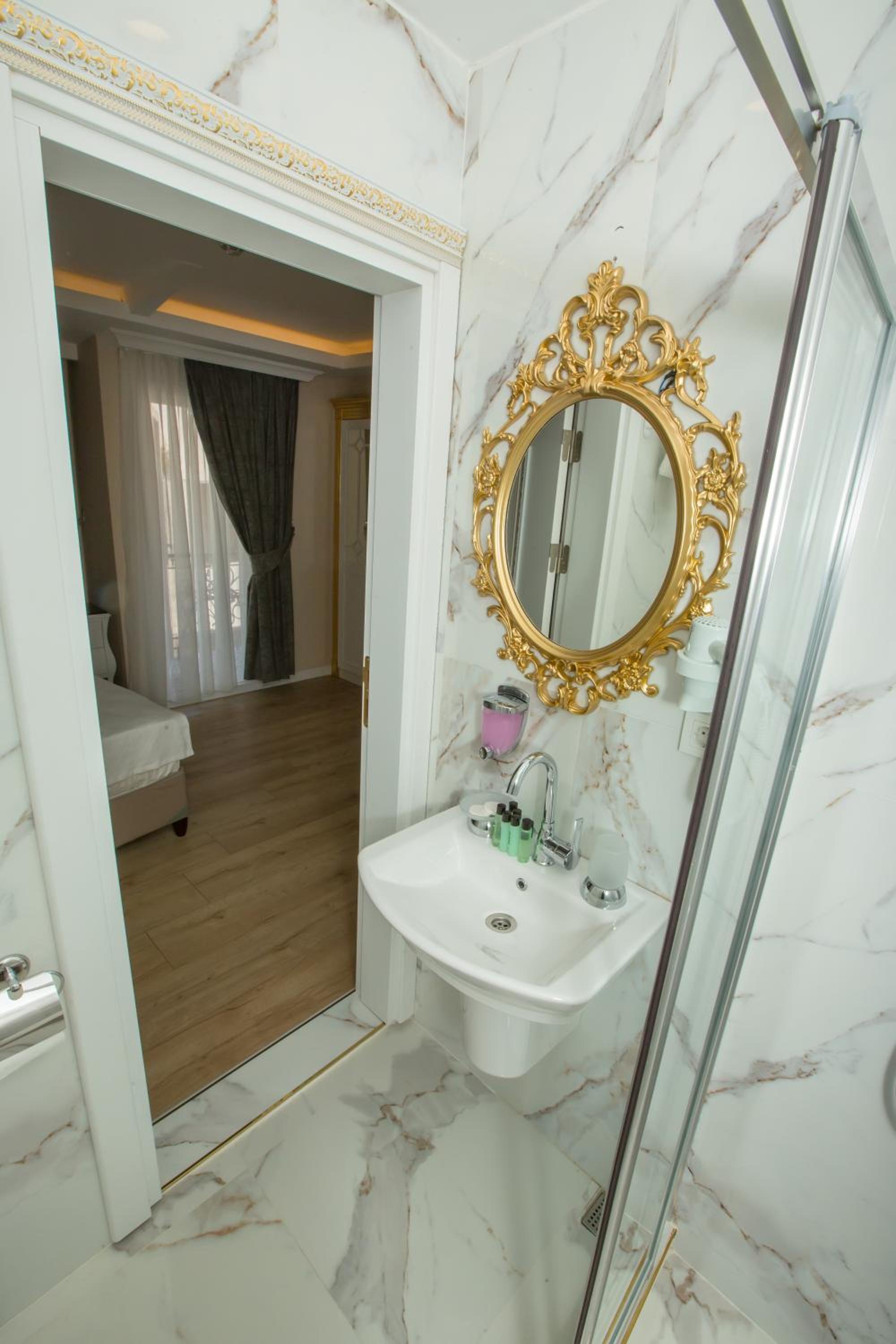 Atlantis Royal Otel - Image 6