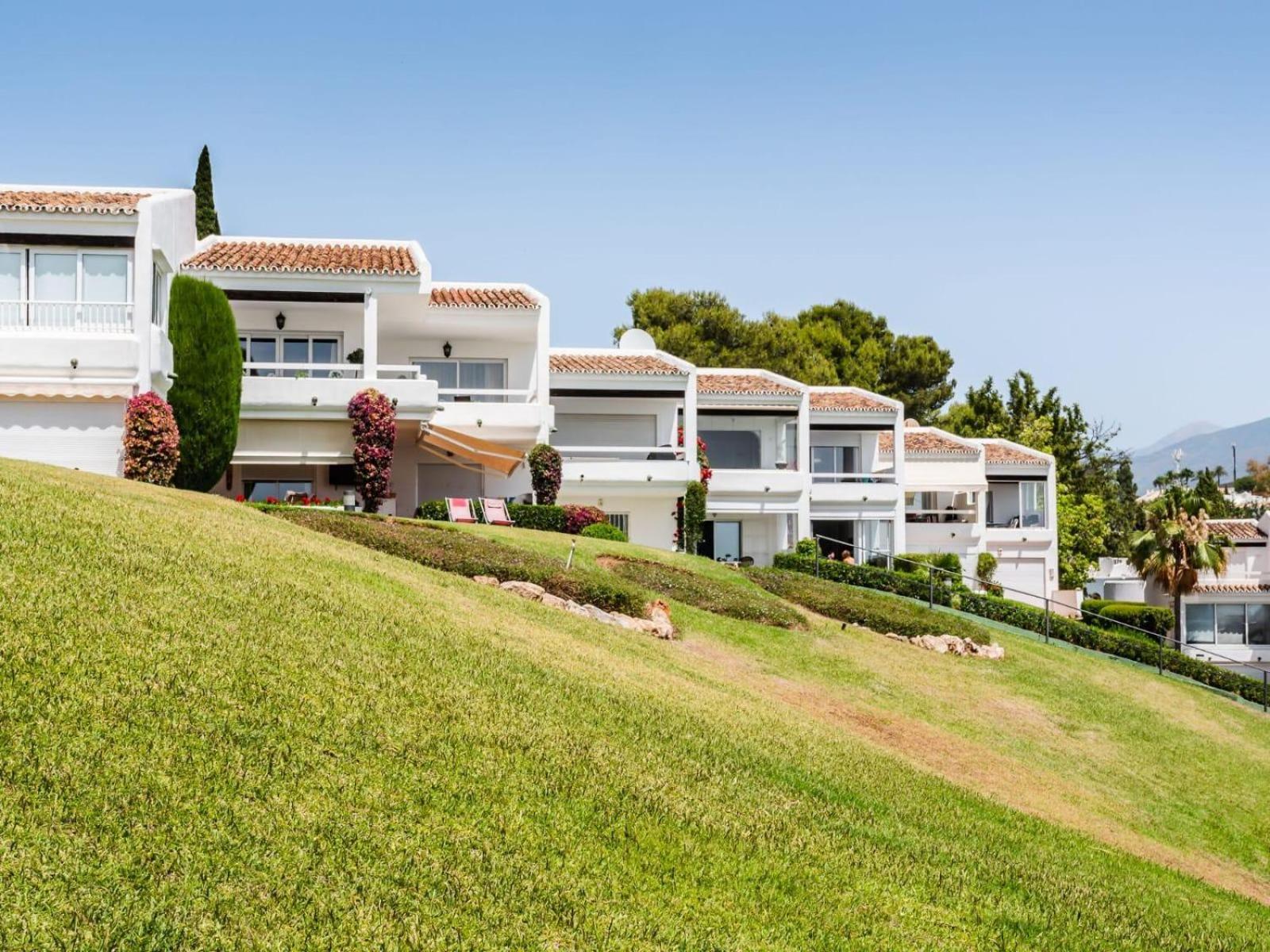Azahara 1 3A Casa Concha great location and nice view located in the popular Aloha view 5