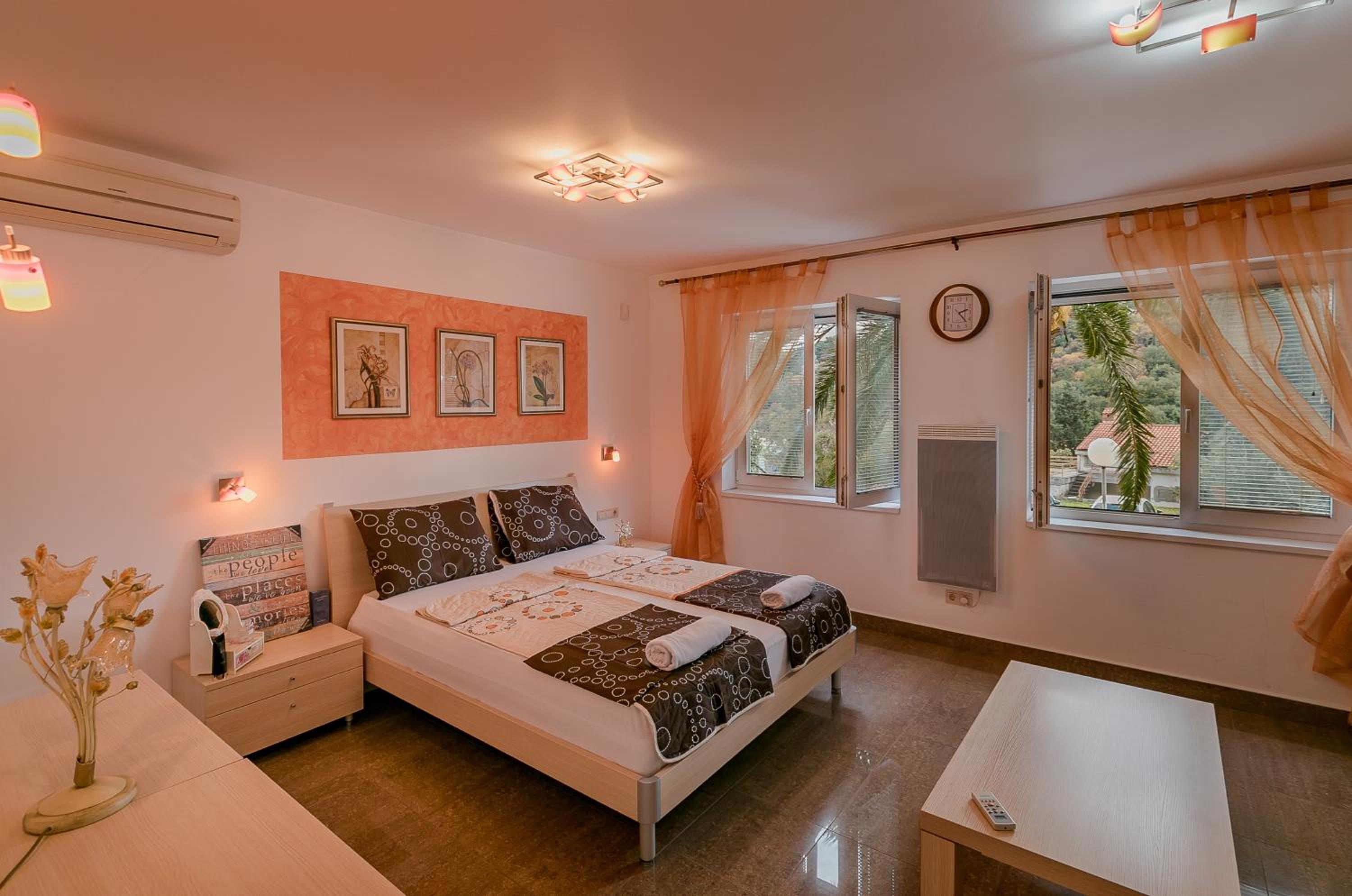 Palm Point Apartment