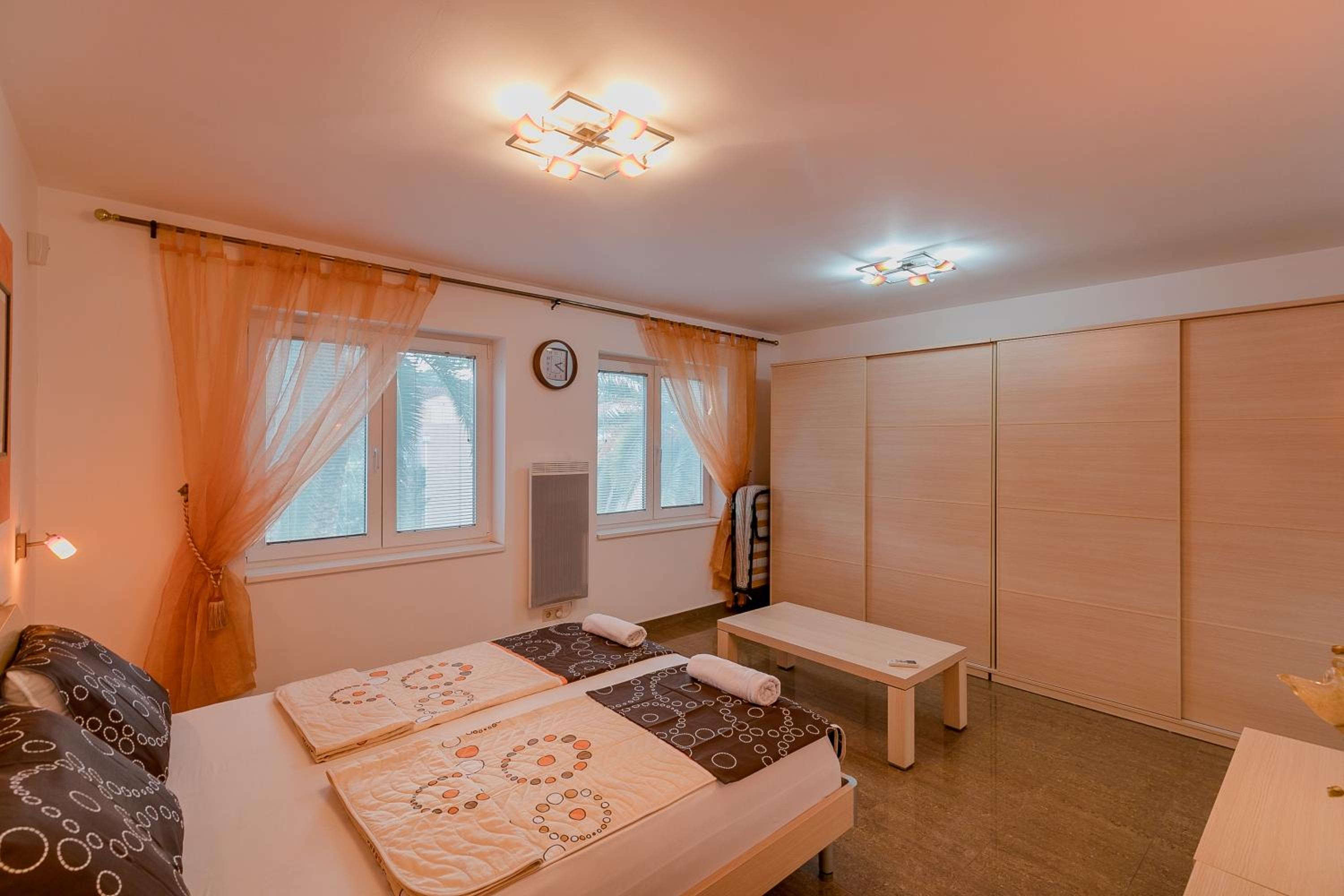 Palm Point Apartment