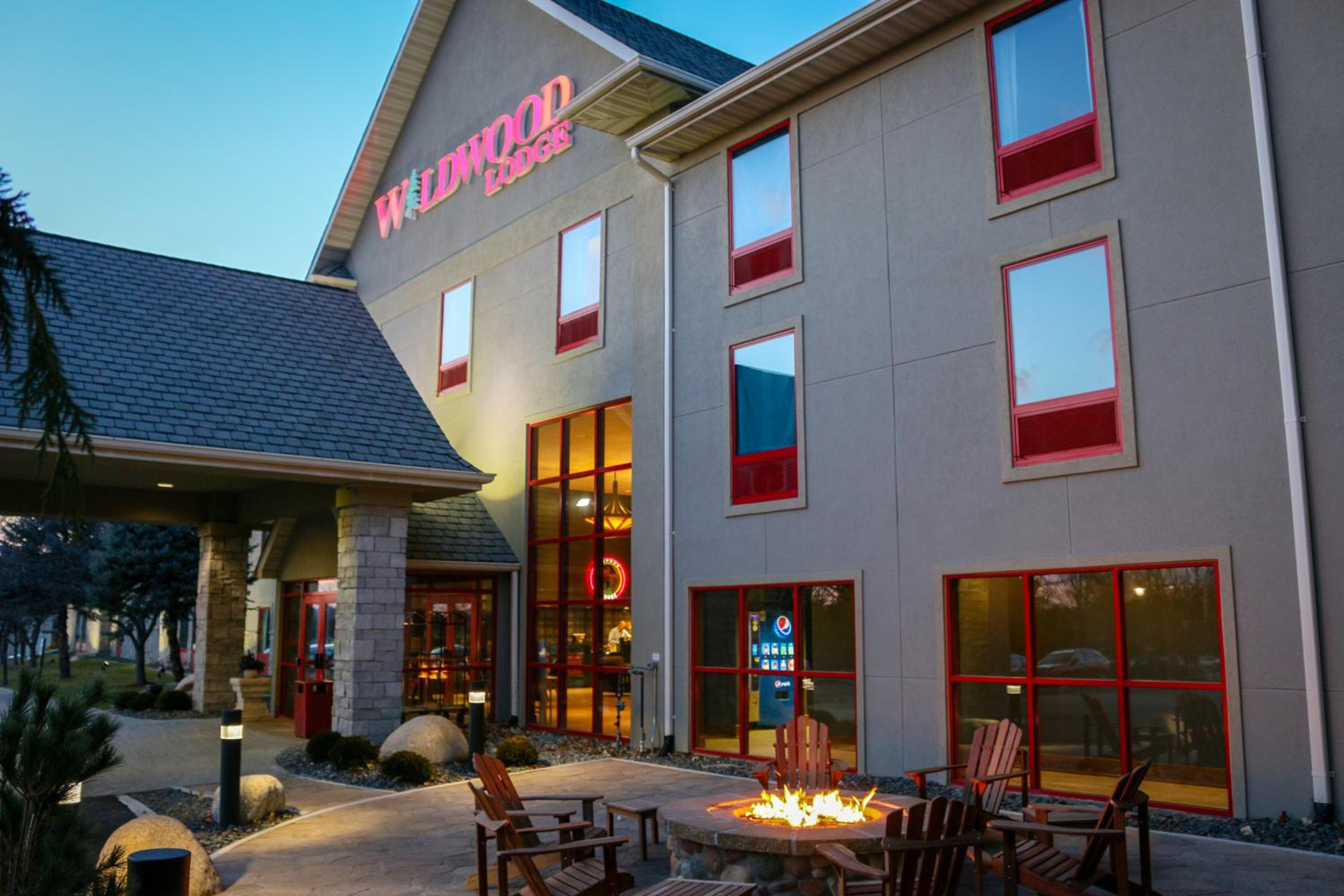 Wildwood Lodge  Suites - Property Image 2