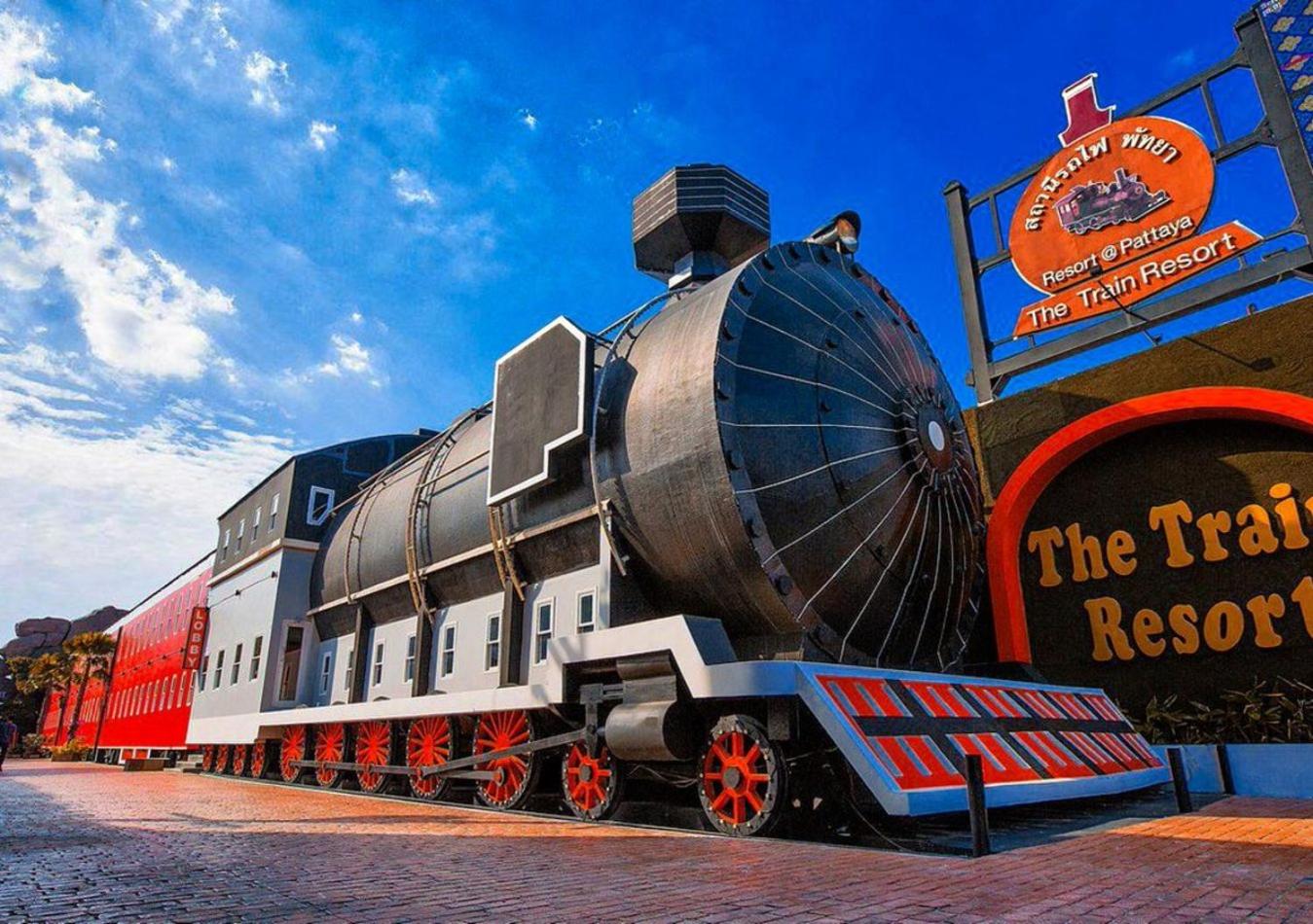 The Train Resort - Your Relaxing Resort with Large Pool & Jacuzzi