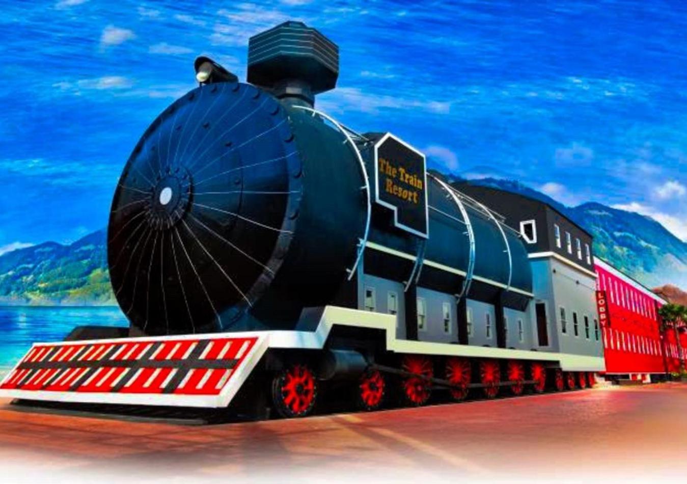 The Train Resort - Your Relaxing Resort with Large Pool & Jacuzzi