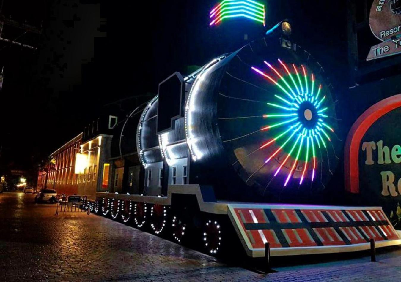 The Train Resort - Your Relaxing Resort with Large Pool & Jacuzzi