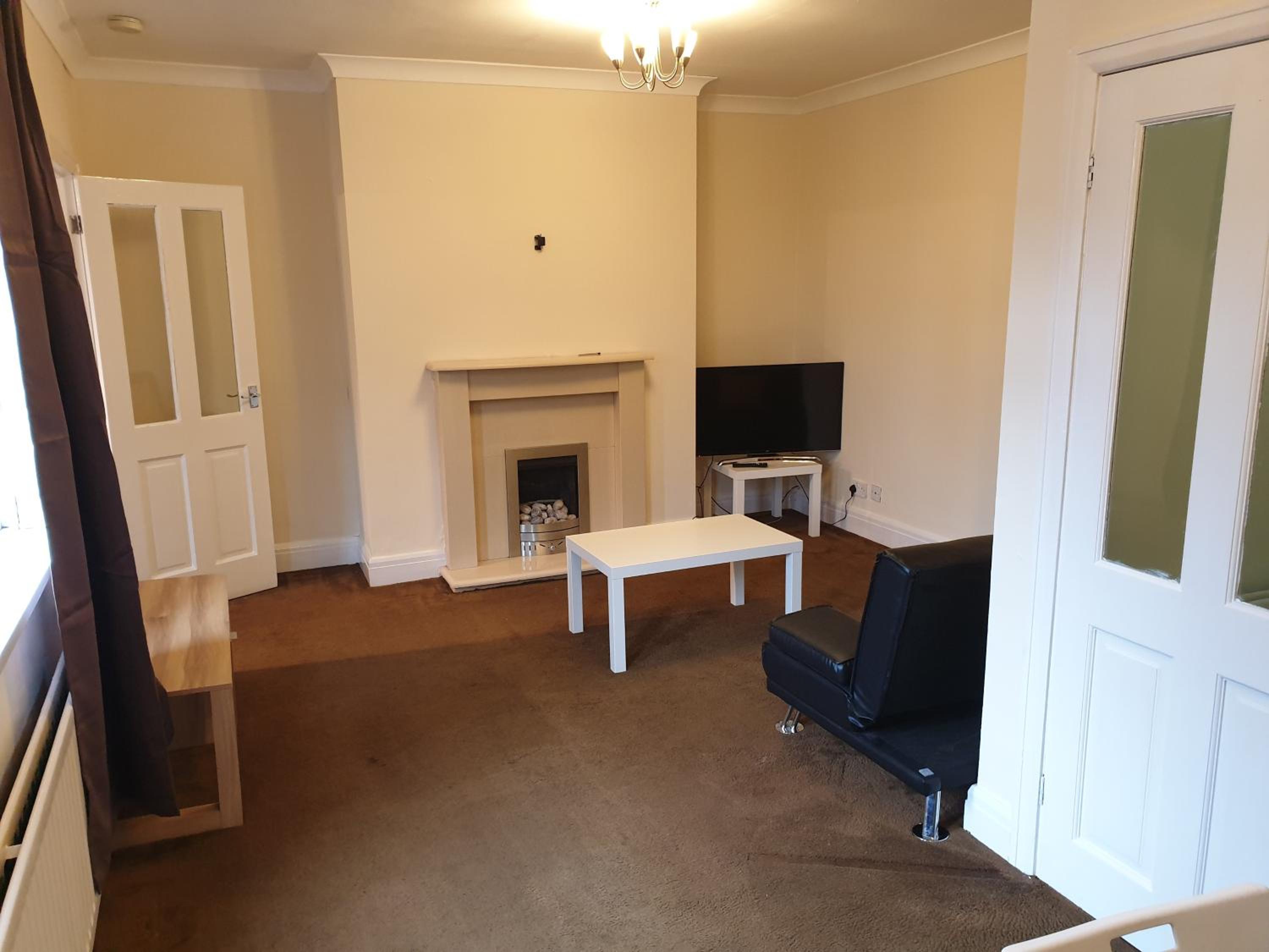 South Shields Vacations - South Shield's Hidden Gem Emerald Apartment sleeps 6 Guests - Property Image 6