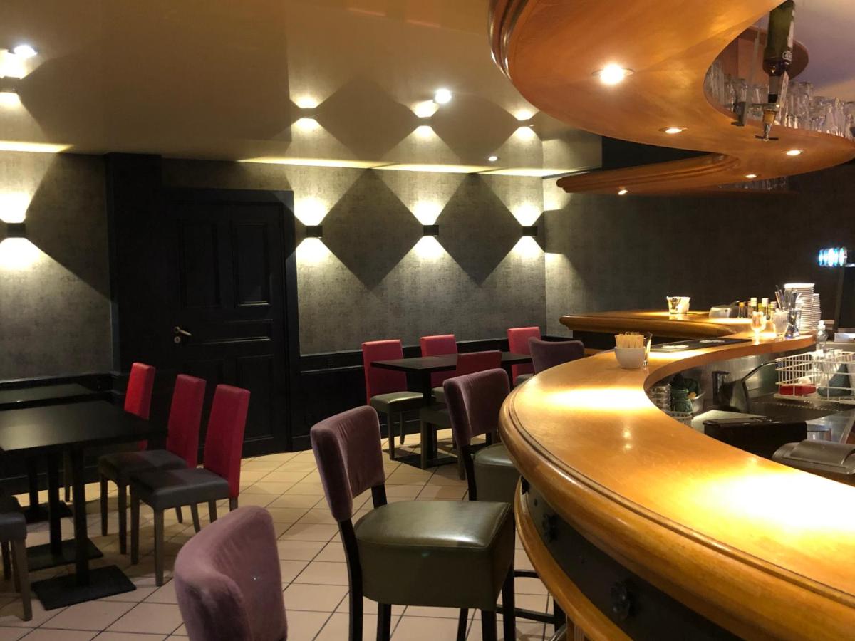 bar