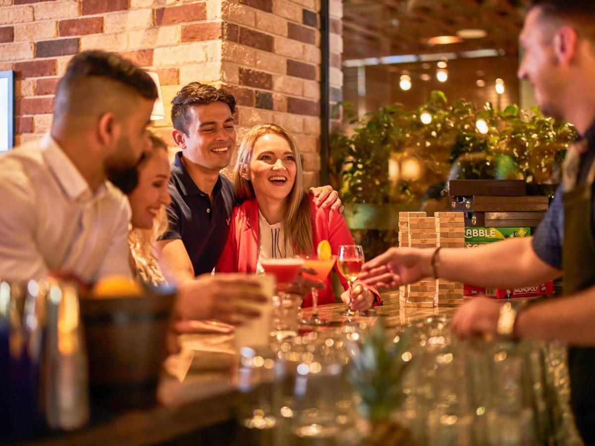 bar