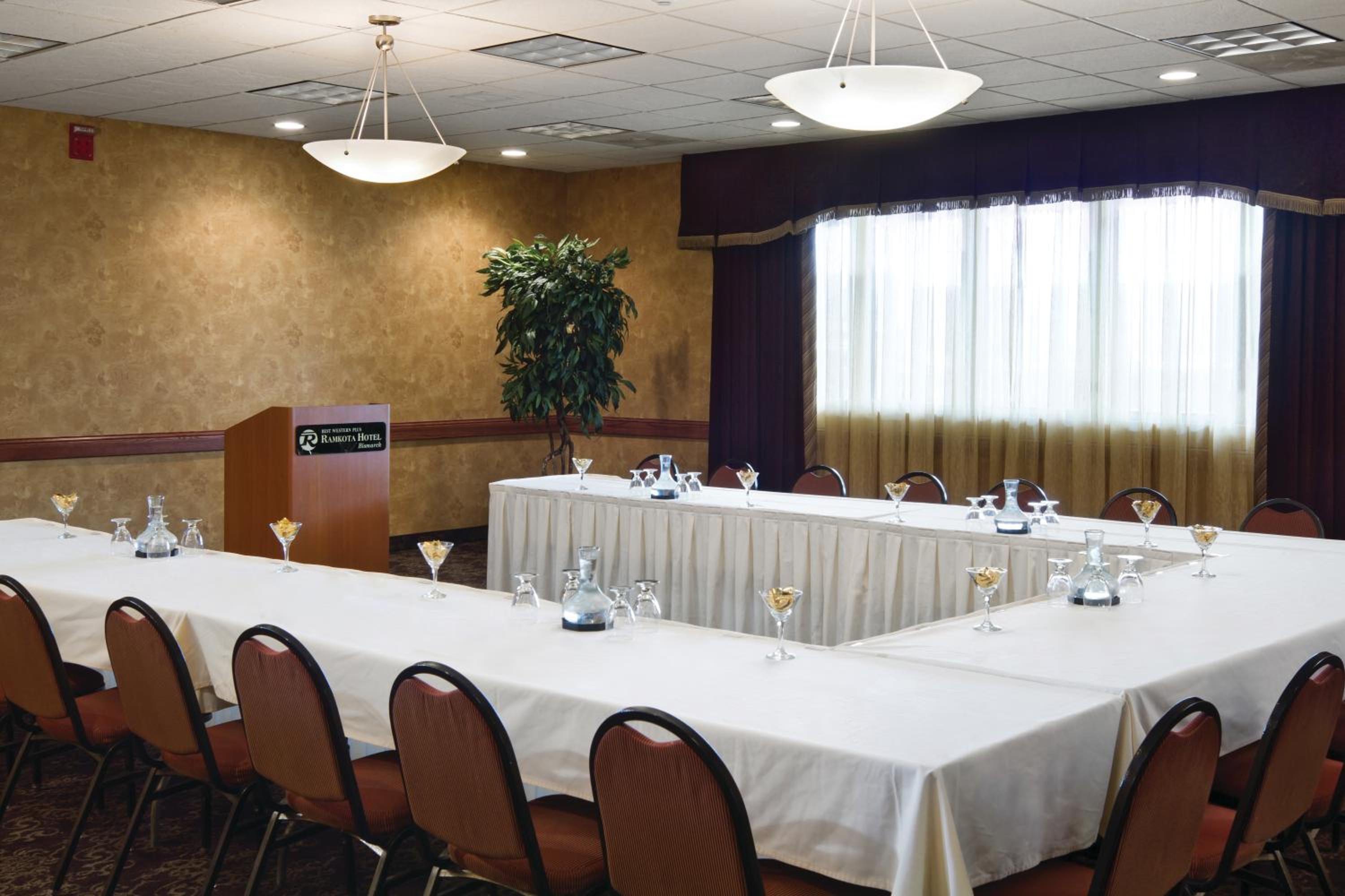 Bismarck Vacations - Bismarck Hotel and Conference Center - Property Image 3