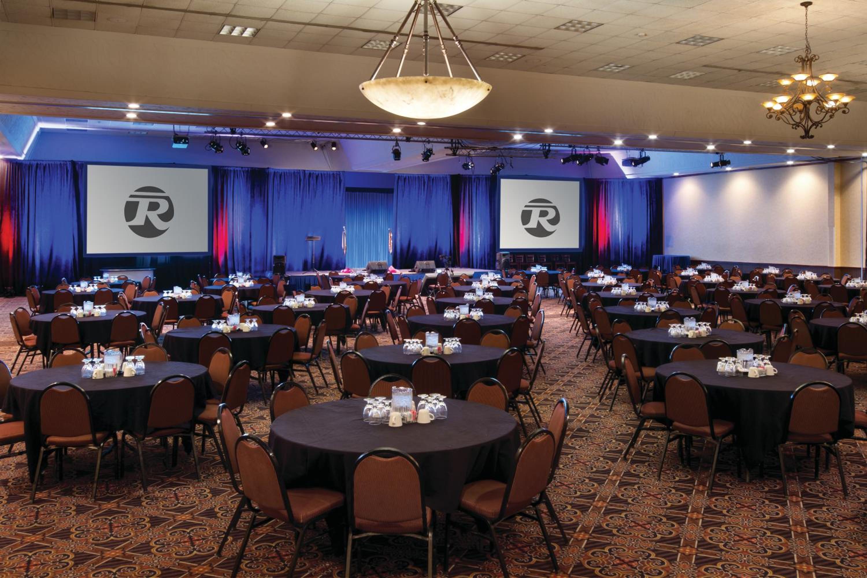 Bismarck Vacations - Bismarck Hotel and Conference Center - Property Image 28