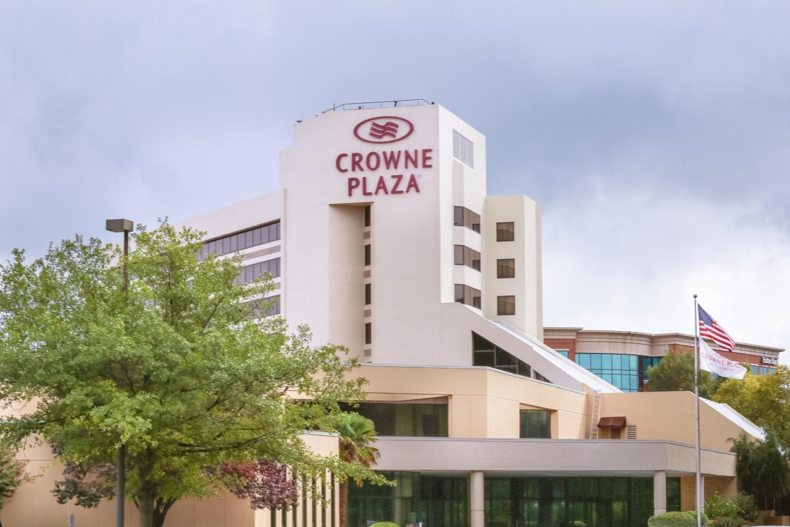 Hotel Crowne Plaza Hotel Virginia Beach-Norfolk, an IHG Hotel - Image 1