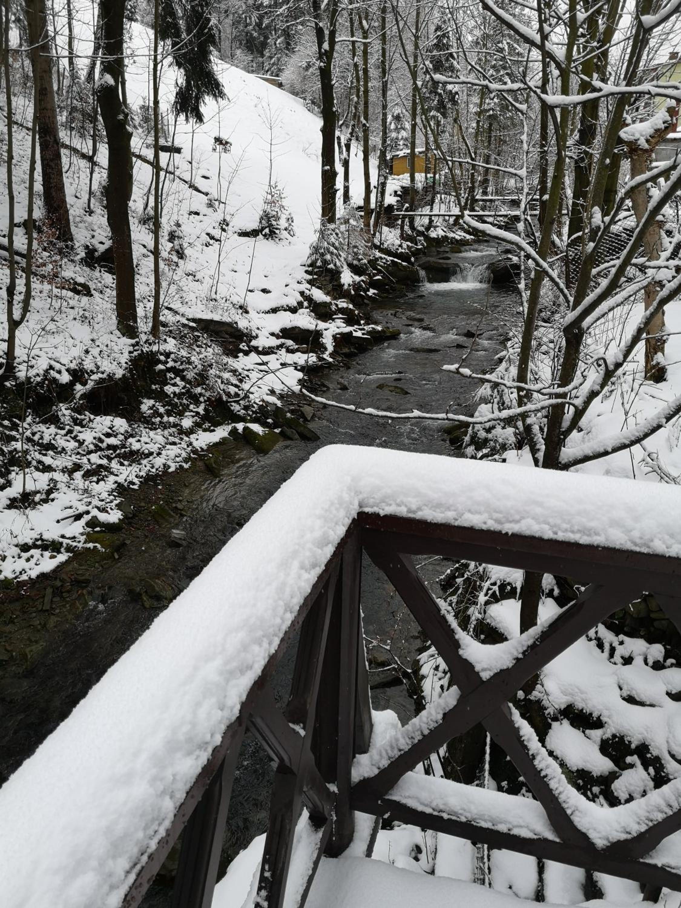Góralski dom niedaleko gondoli view 3