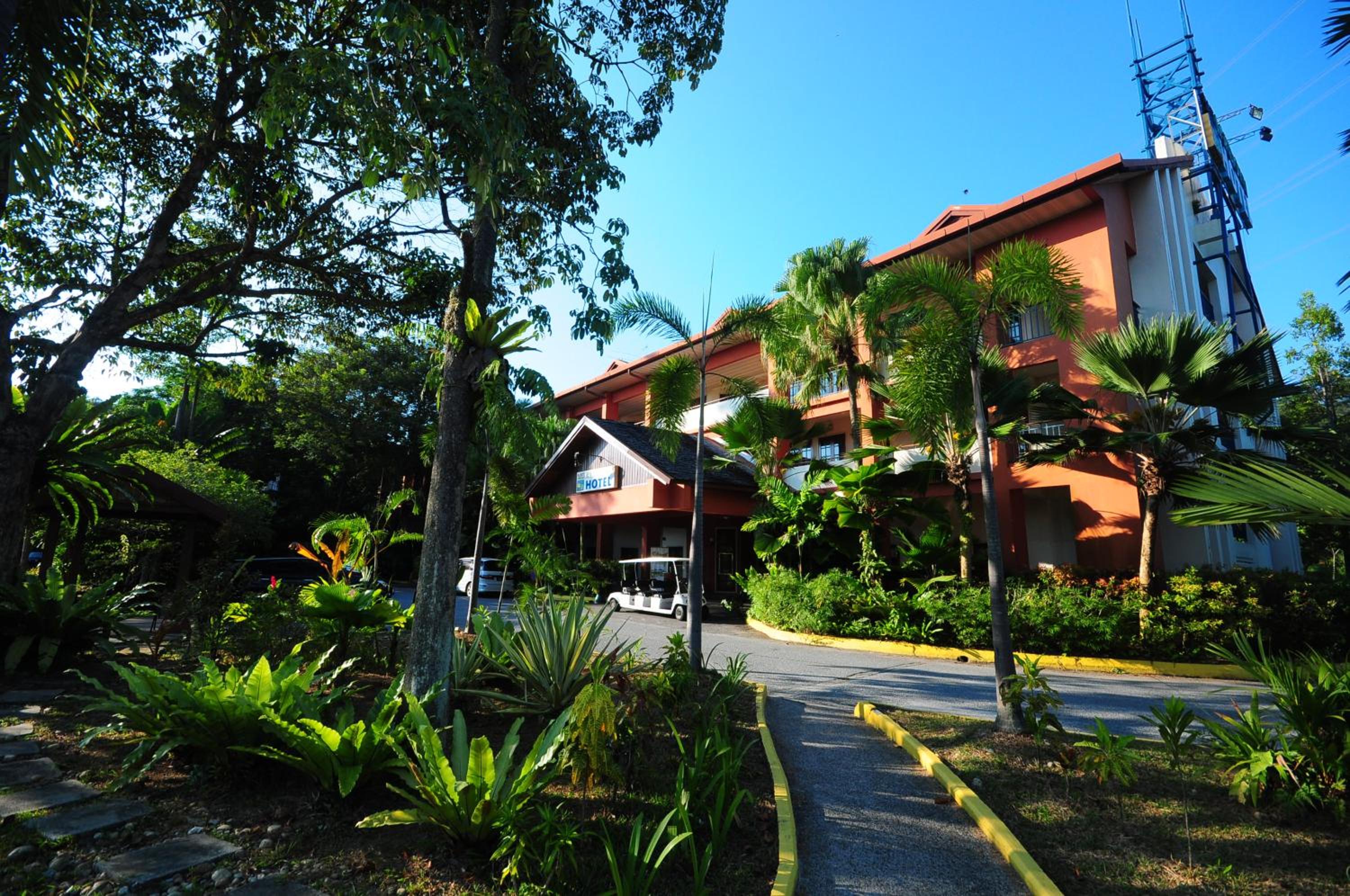 Bukit Merah Laketown Resort