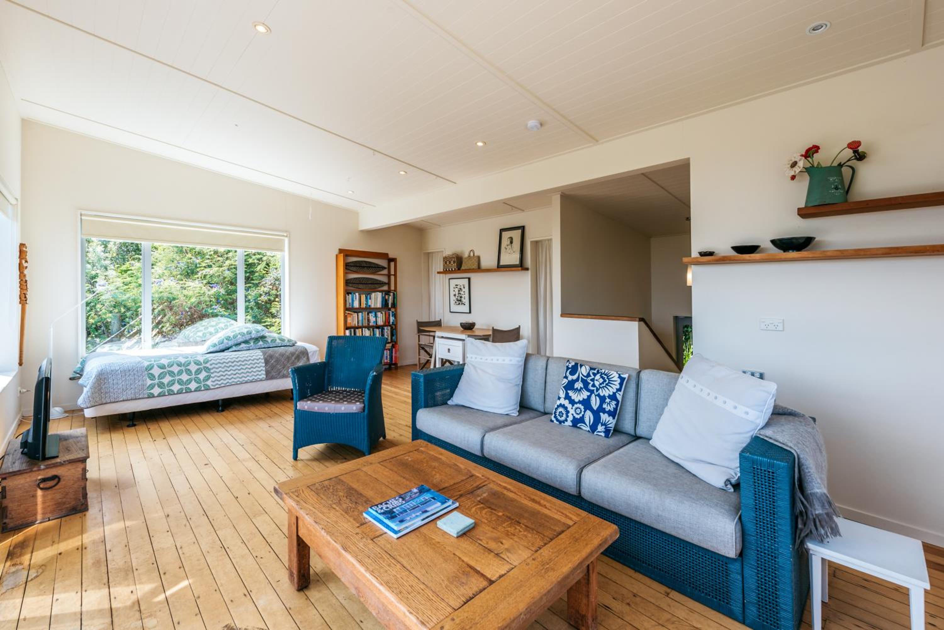 Alison's Place - Onetangi Holiday Home view 4