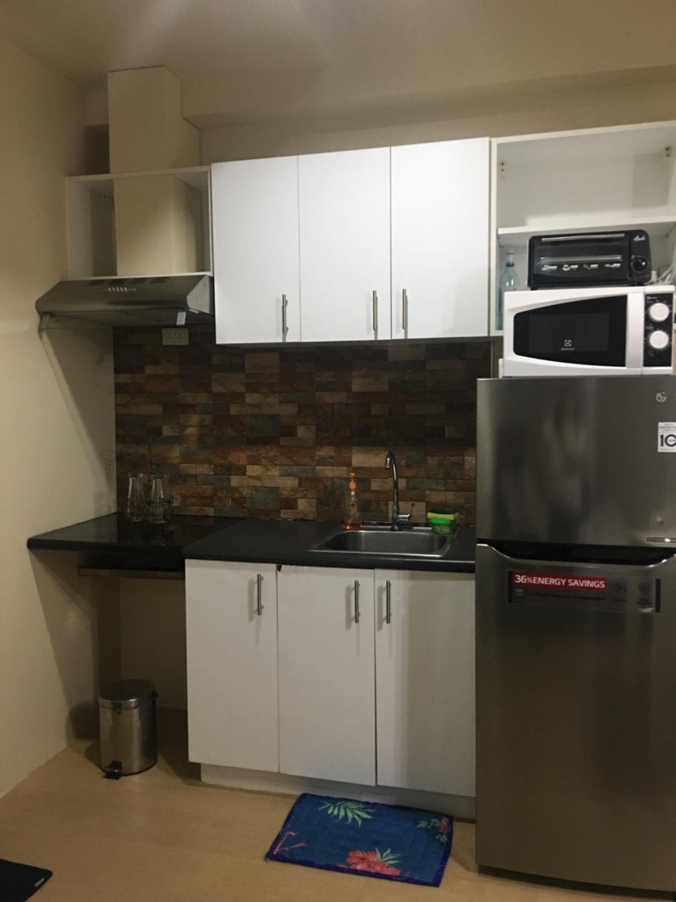 Corner 1 Bedroom Unit at Centrio Tower view 4