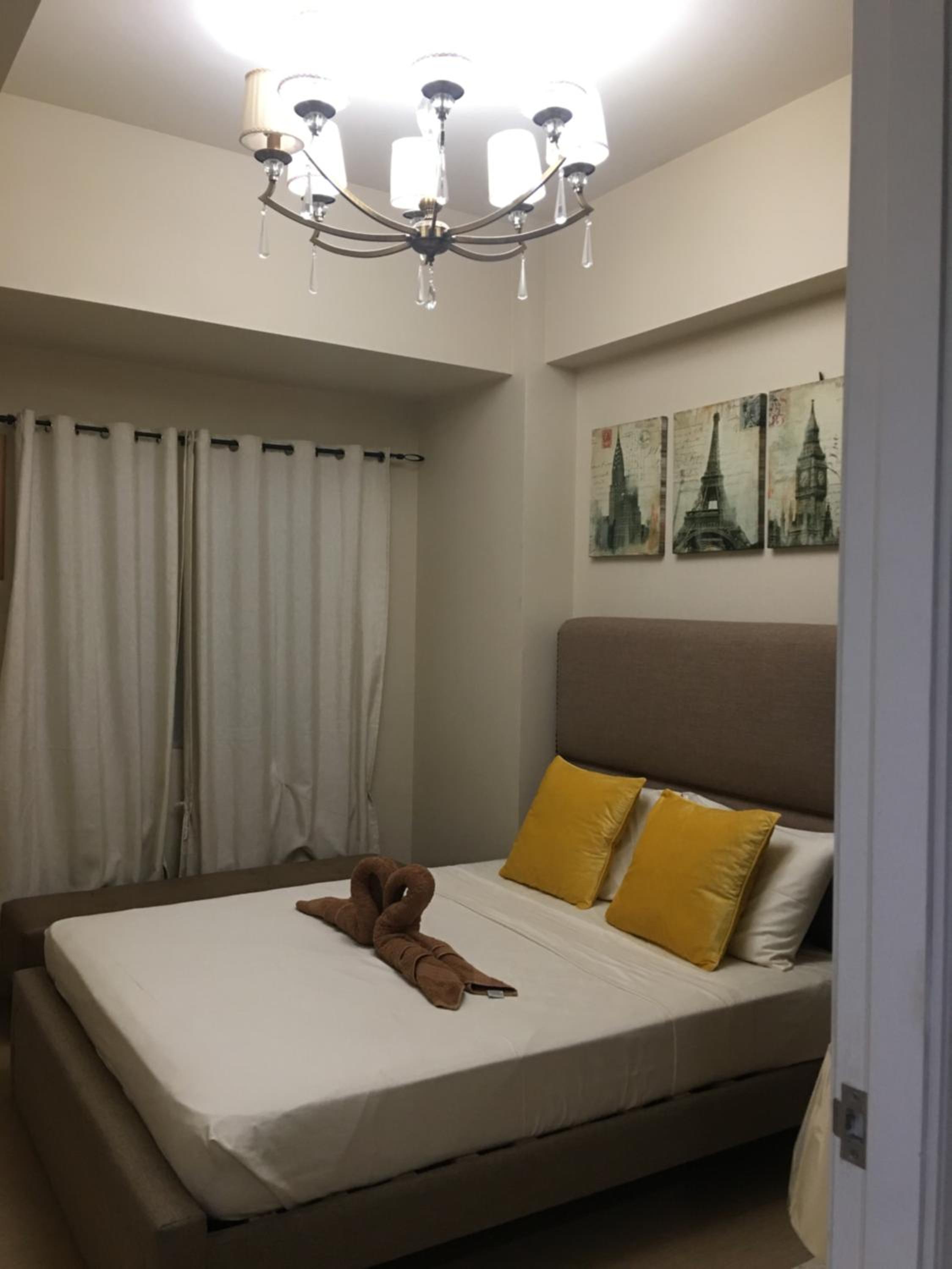 Corner 1 Bedroom Unit at Centrio Tower view 2