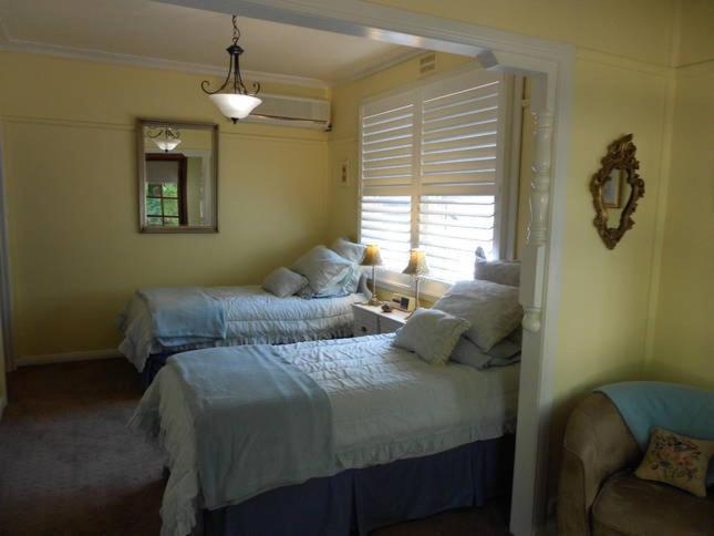 Hillview Oak B&B