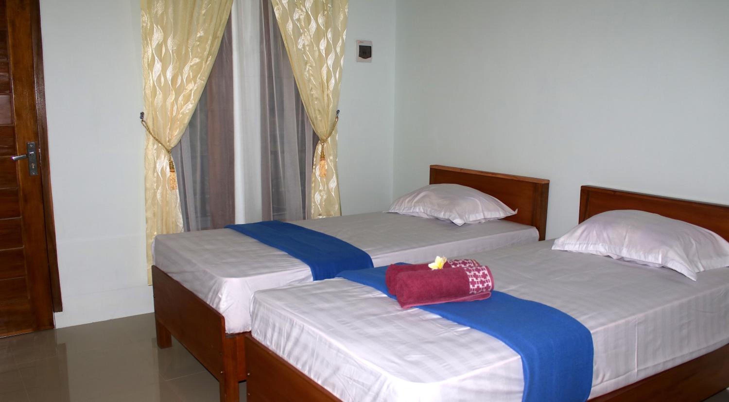 Arrys Watukarung Surfcamp