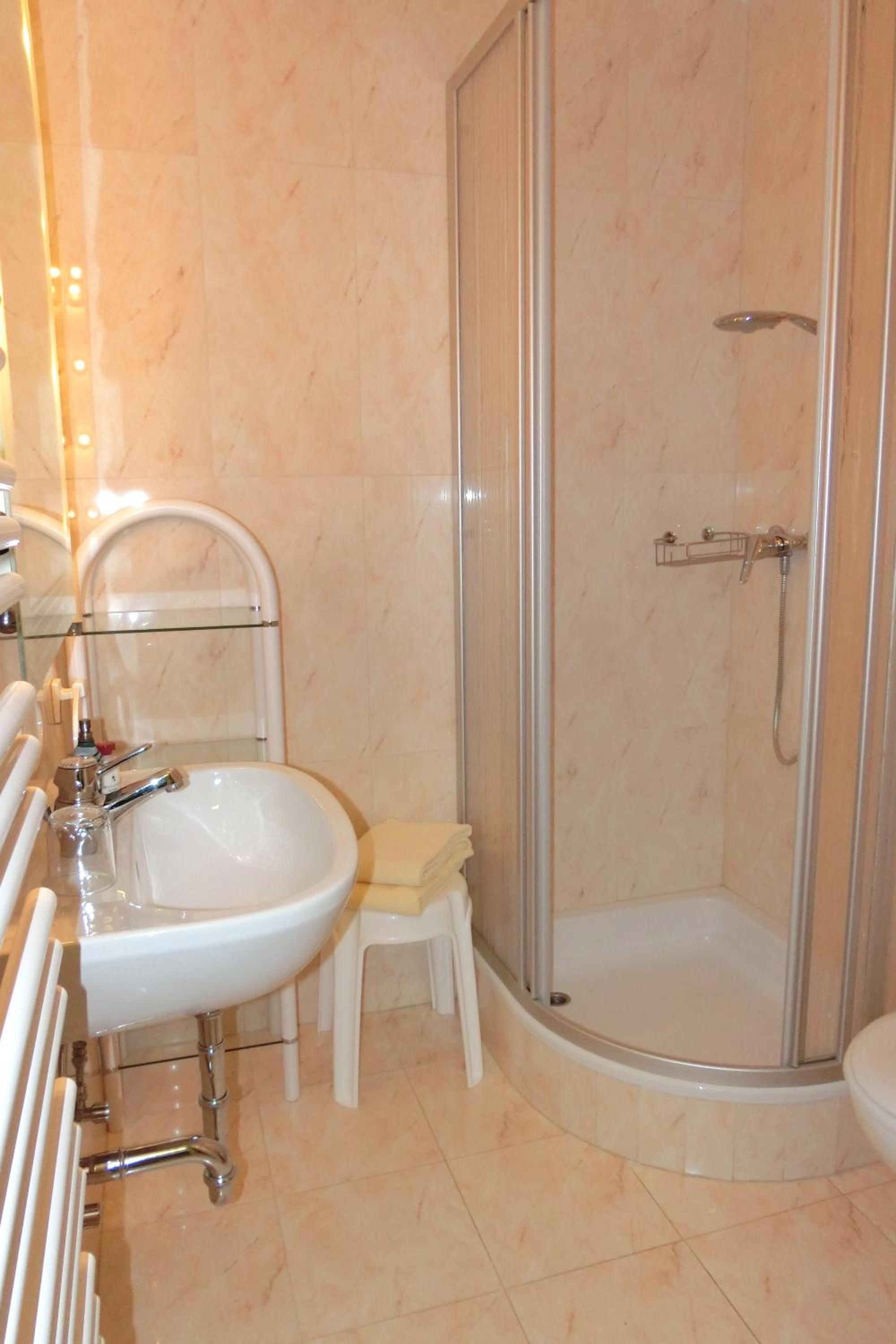 RUTH Haus KMB Seeblickappartement am Ossiacher See, Hallenbad, Skiarena Gerlitzen