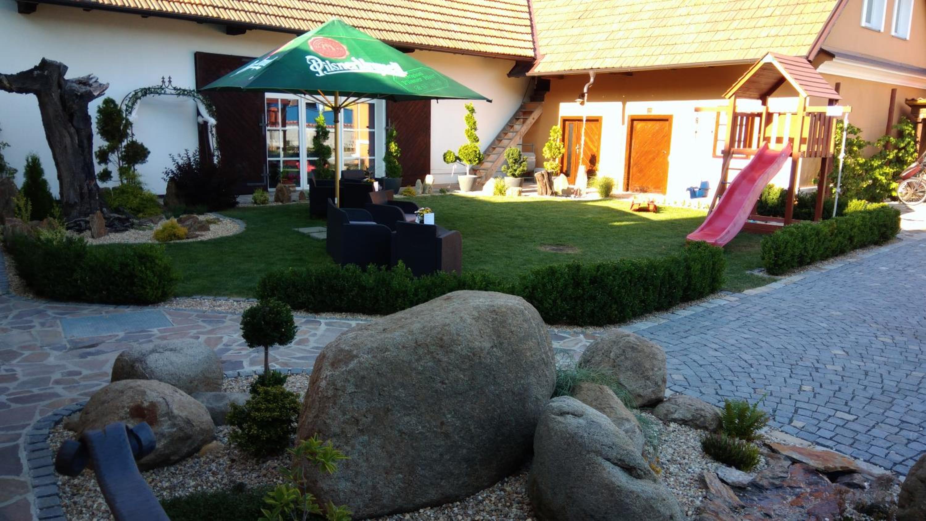 Photo 11
