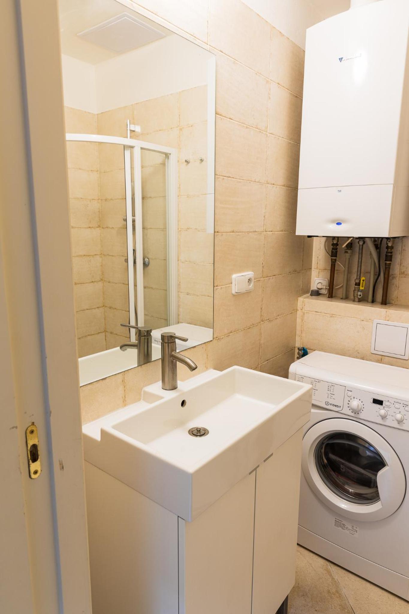 White Swan Boutique Apartments