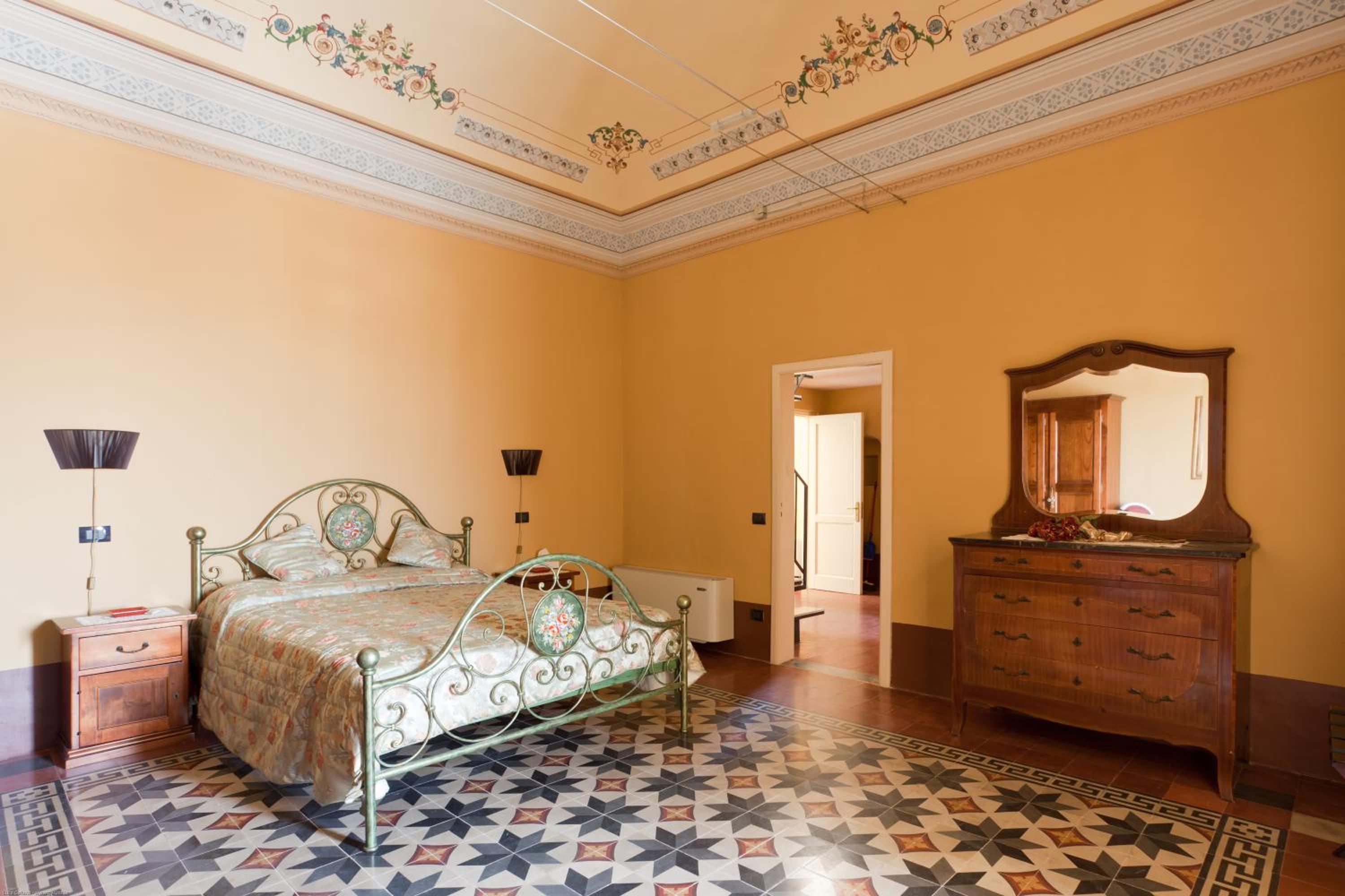 Palazzo Gambuzza, photo 64
