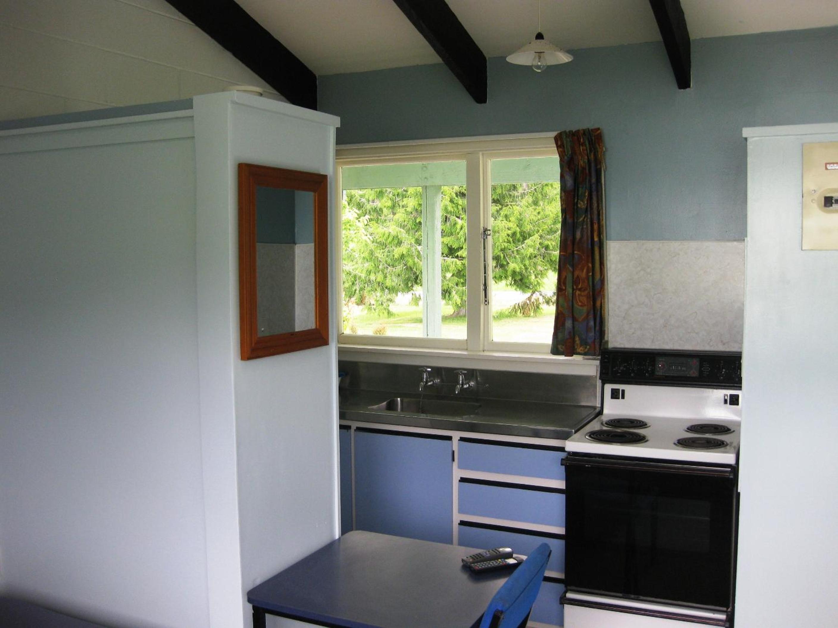 Alpine Holiday Apartments & Campground