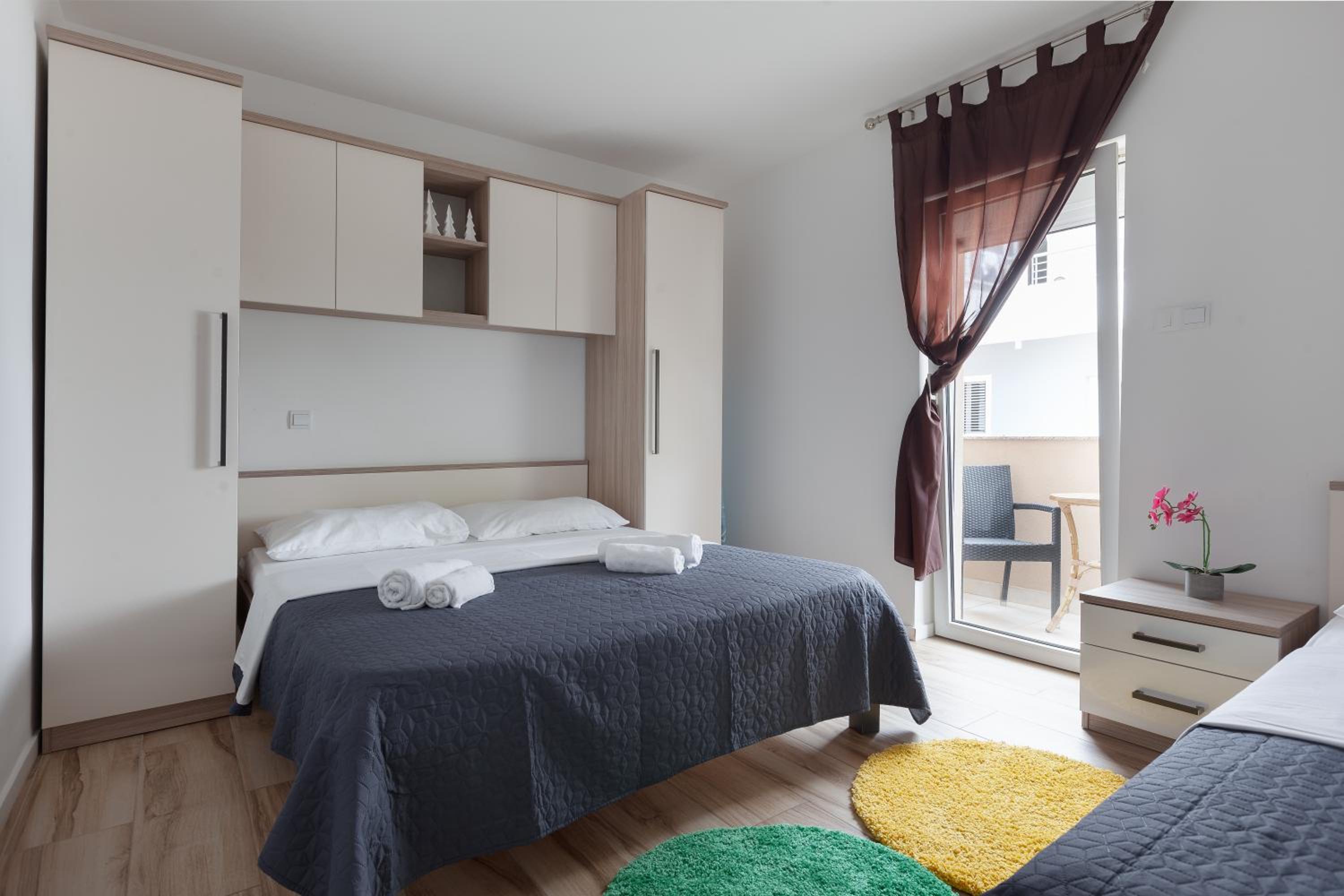 Apartments Ela