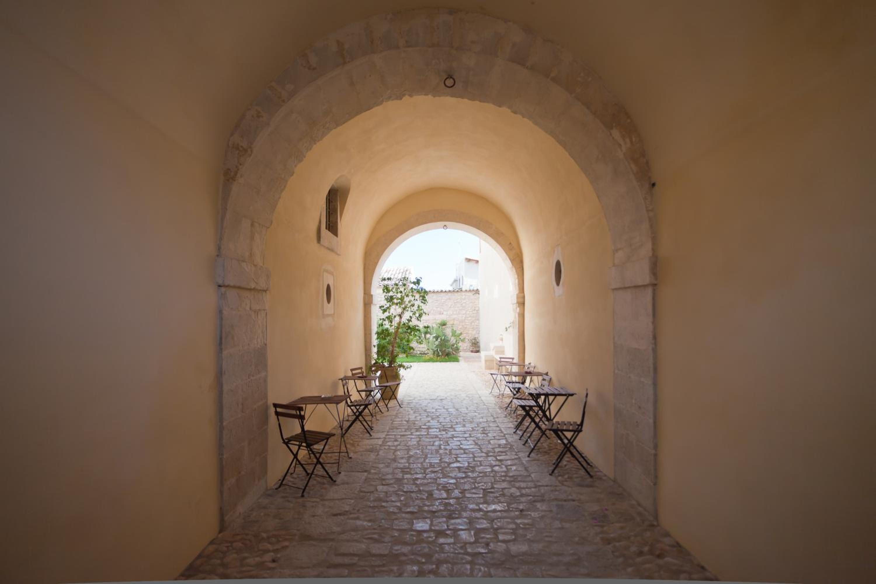 Palazzo Gambuzza, photo 26