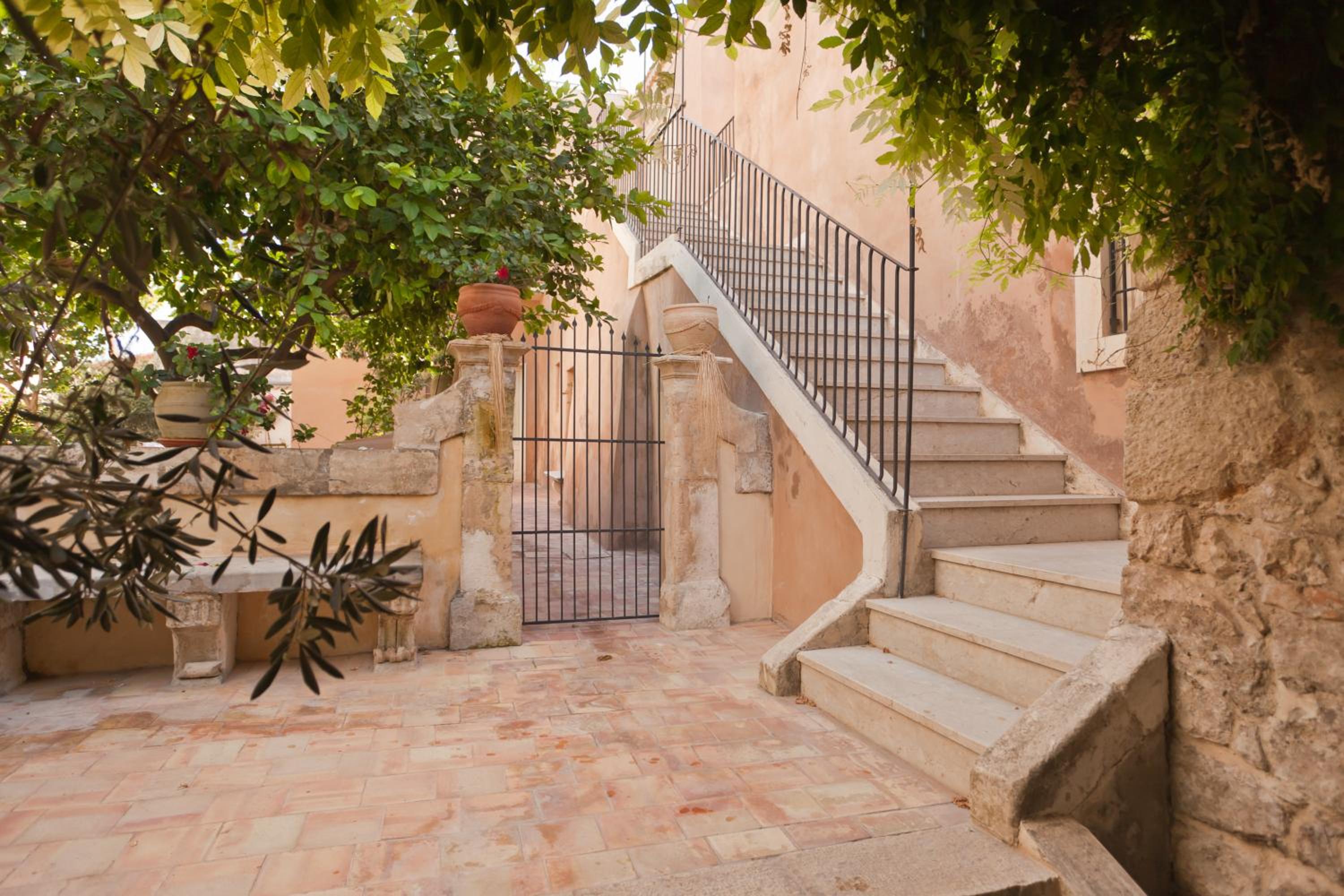 Palazzo Gambuzza, photo 32