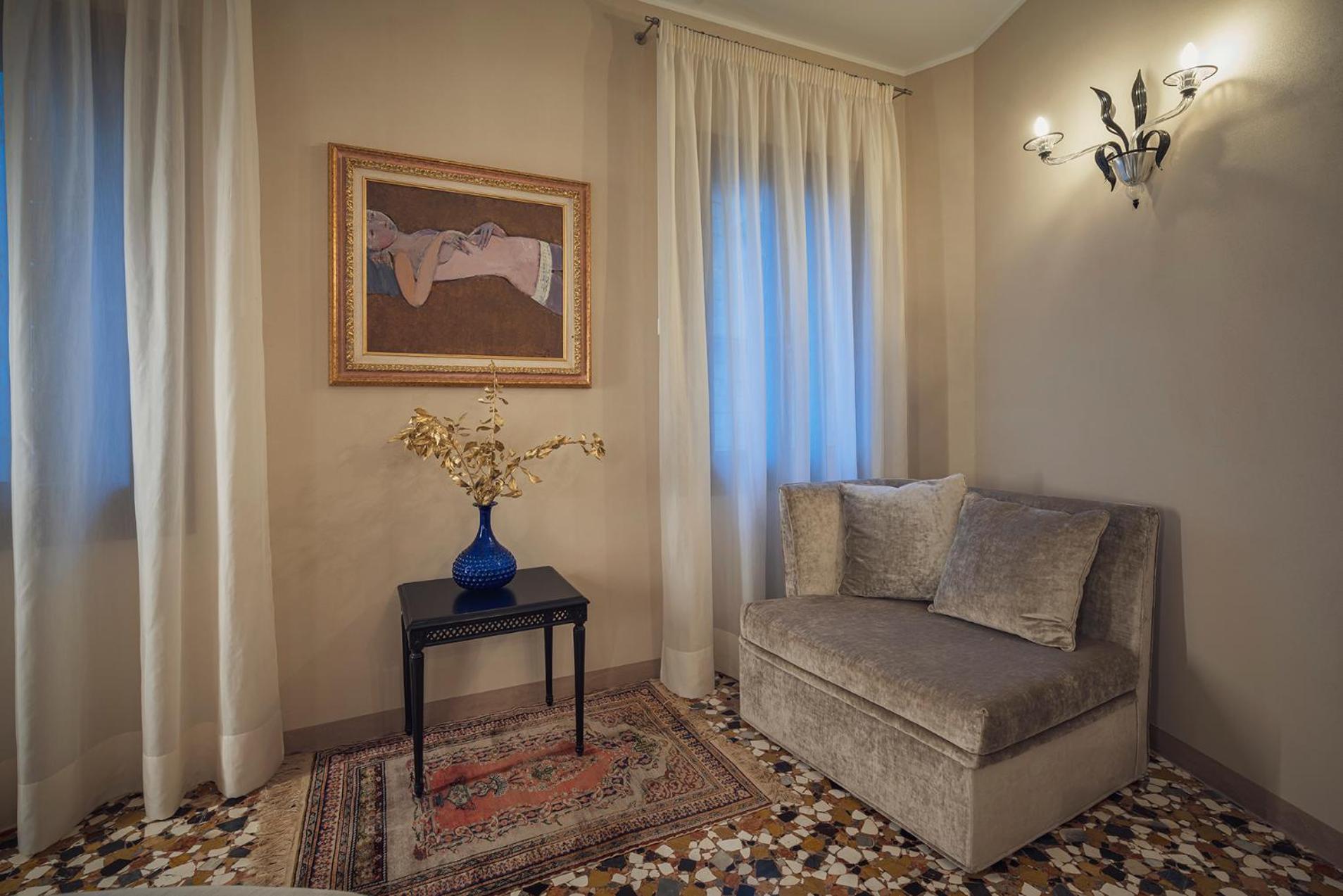 Cinqueteste Luxury Home
