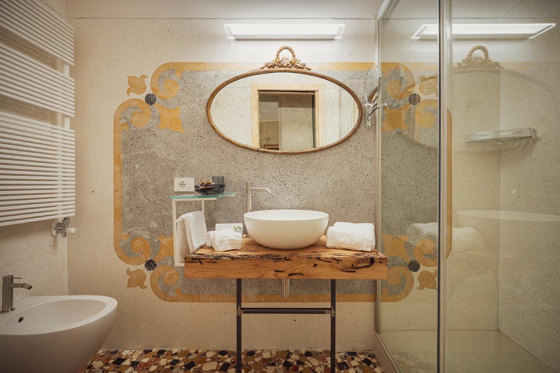 Cinqueteste Luxury Home