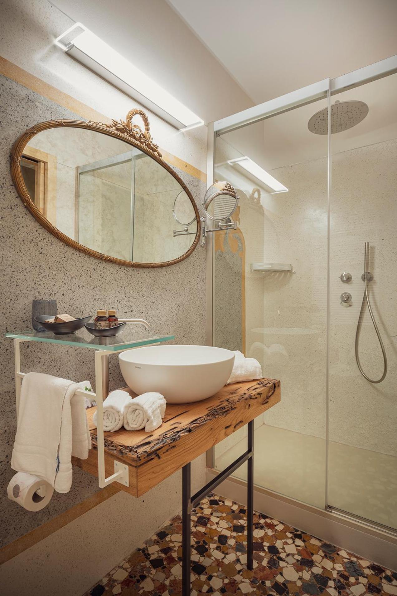 Cinqueteste Luxury Home